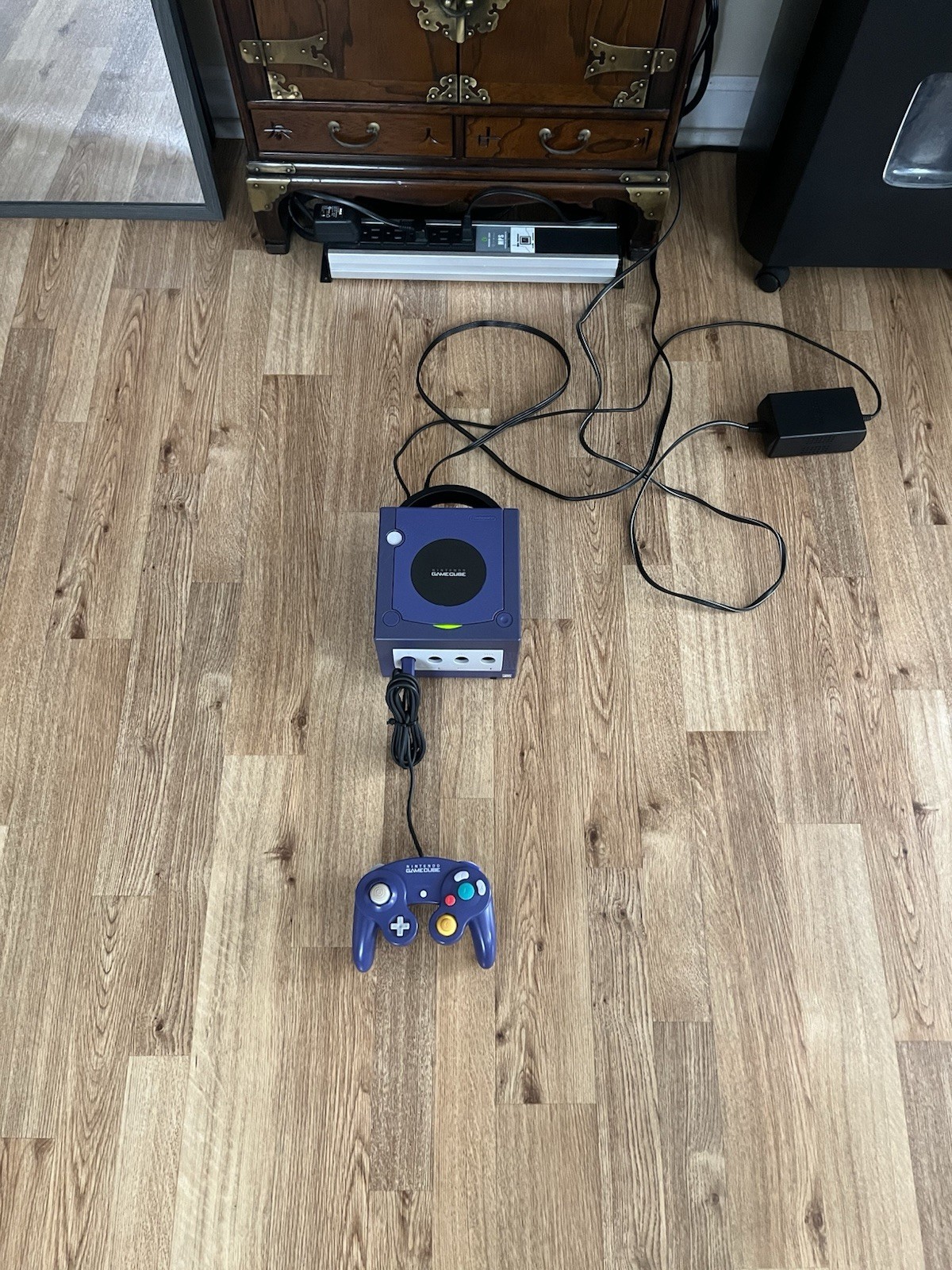 Nintendo GameCube Indigo Console Bundle (DOL-001) Green LED/Replaceable Battery