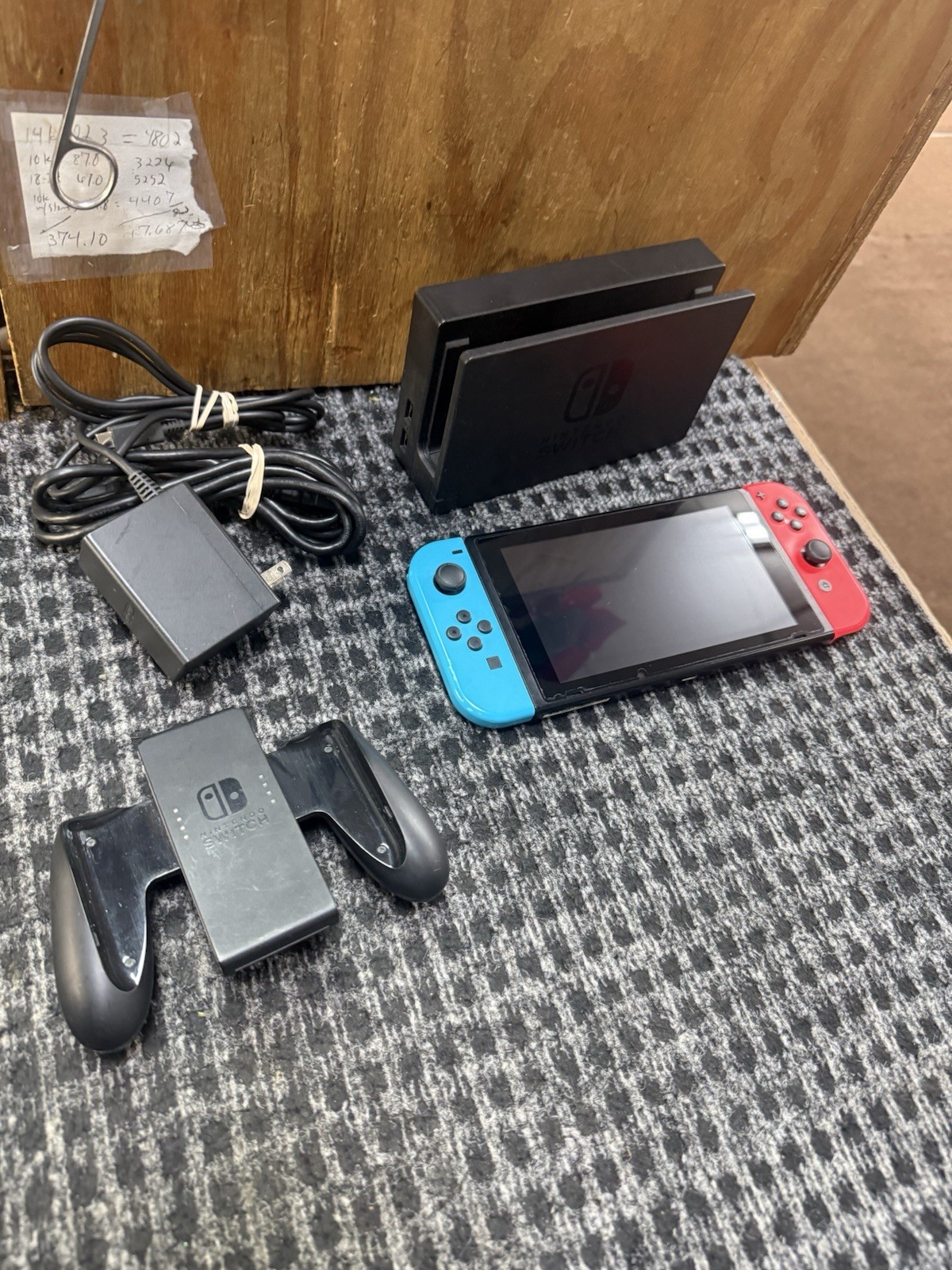 Free Shipping! – Nintendo Switch Console Bundle with Red/Blue Joy-Cons – tested
