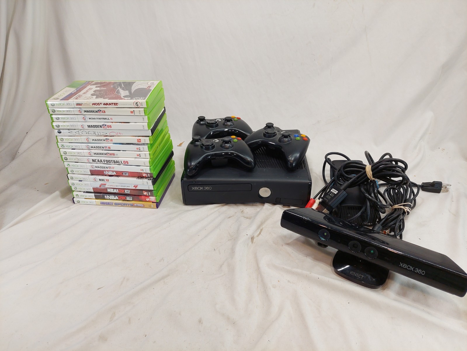 XBOX 360 SLIM Console 250gb | 3 Controllers + 16 FREE GAMES! + Kinect