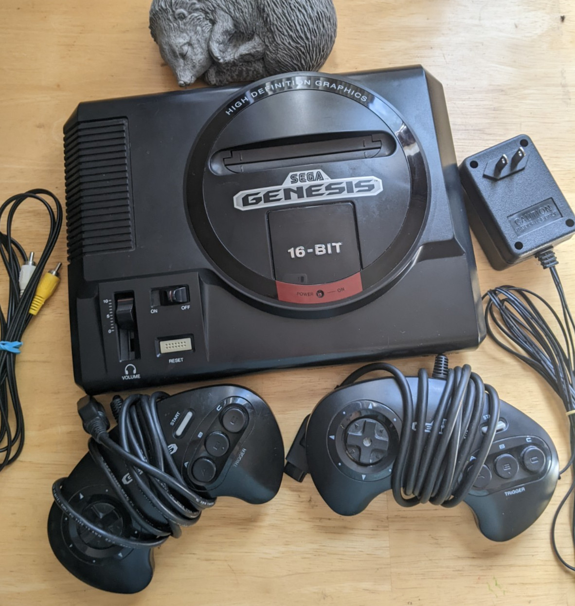 Sega Genesis Model 1 – OEM – 2 CONTROLLERS – TESTED – EXCELLENT!
