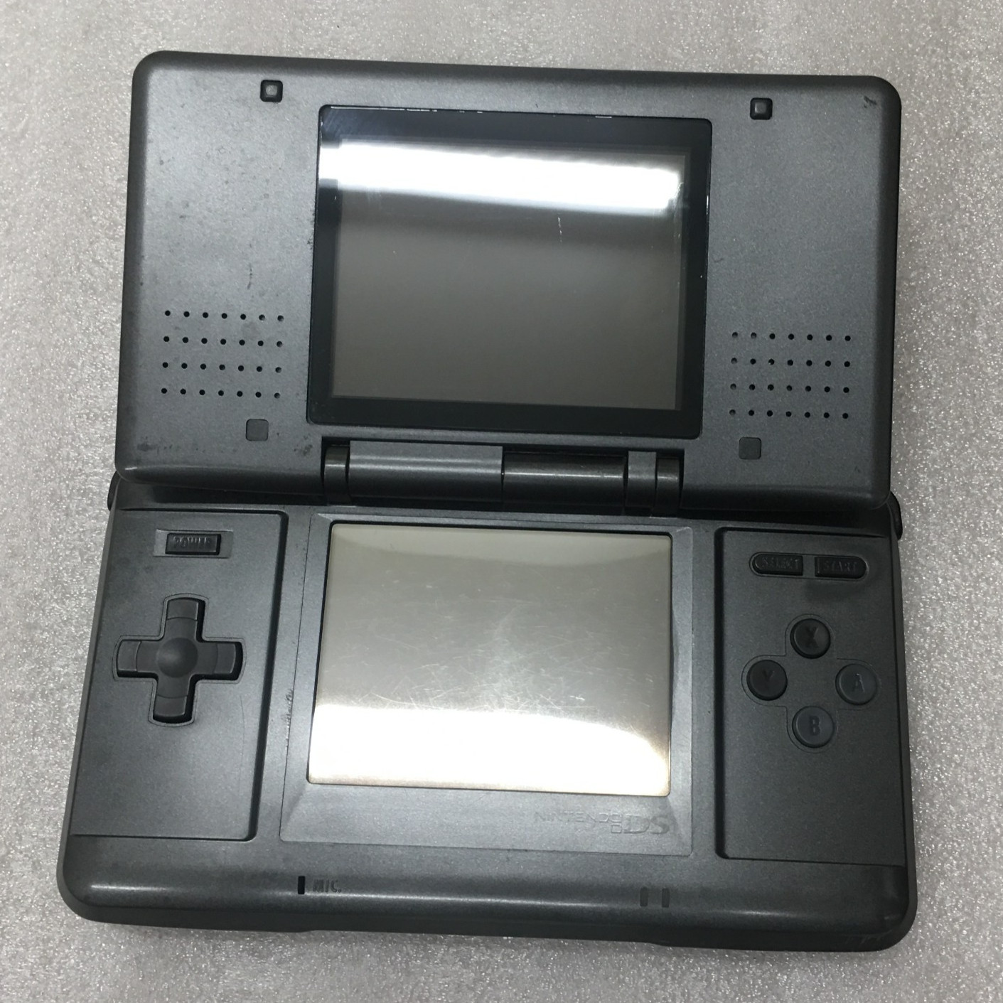 Nintendo DS Graphite System – Tested (a few dead pixels)
