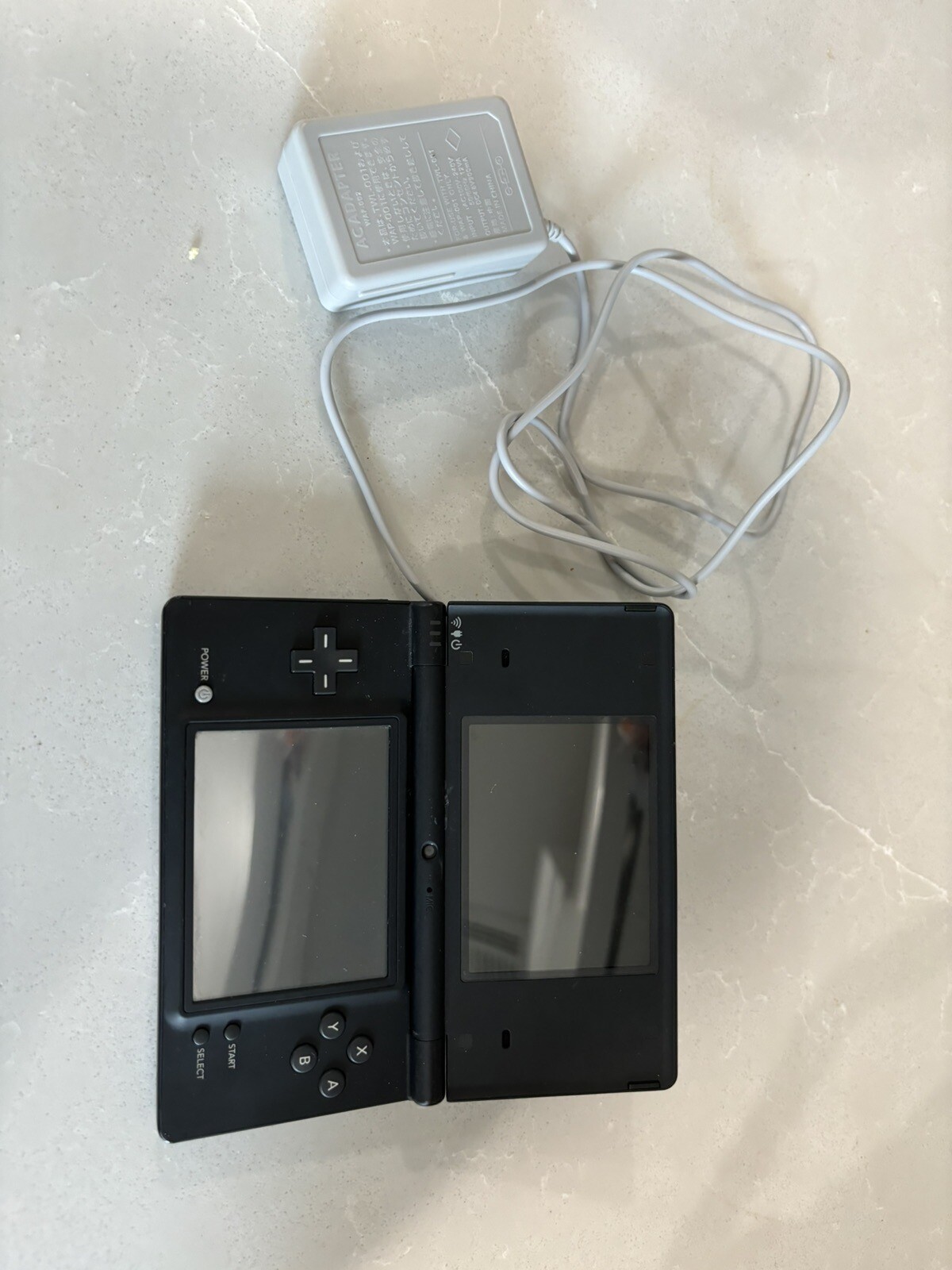 Nintendo DS Lite W/Charger USG-001- Onyx Black – GOOD CONDITION
