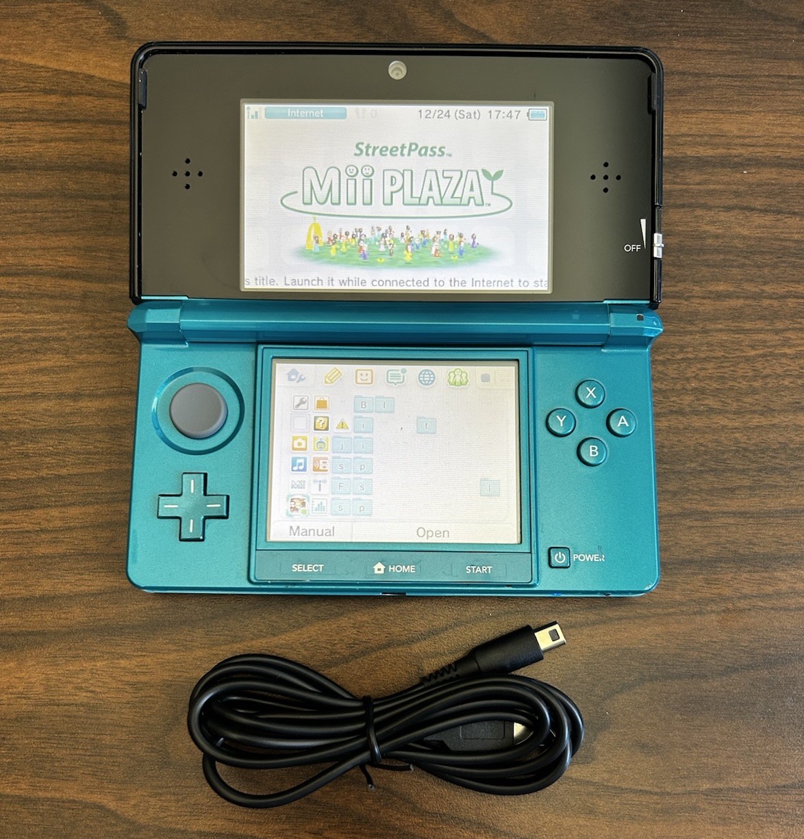 BAD CAMERA Nintendo 3DS Handheld System tested/working- teal blue (C)