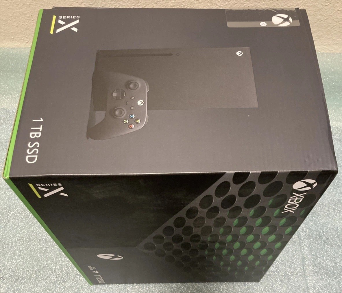Microsoft Xbox Series X 1TB SSD Gaming Console Black RRT-00001 *HARDLY USED*