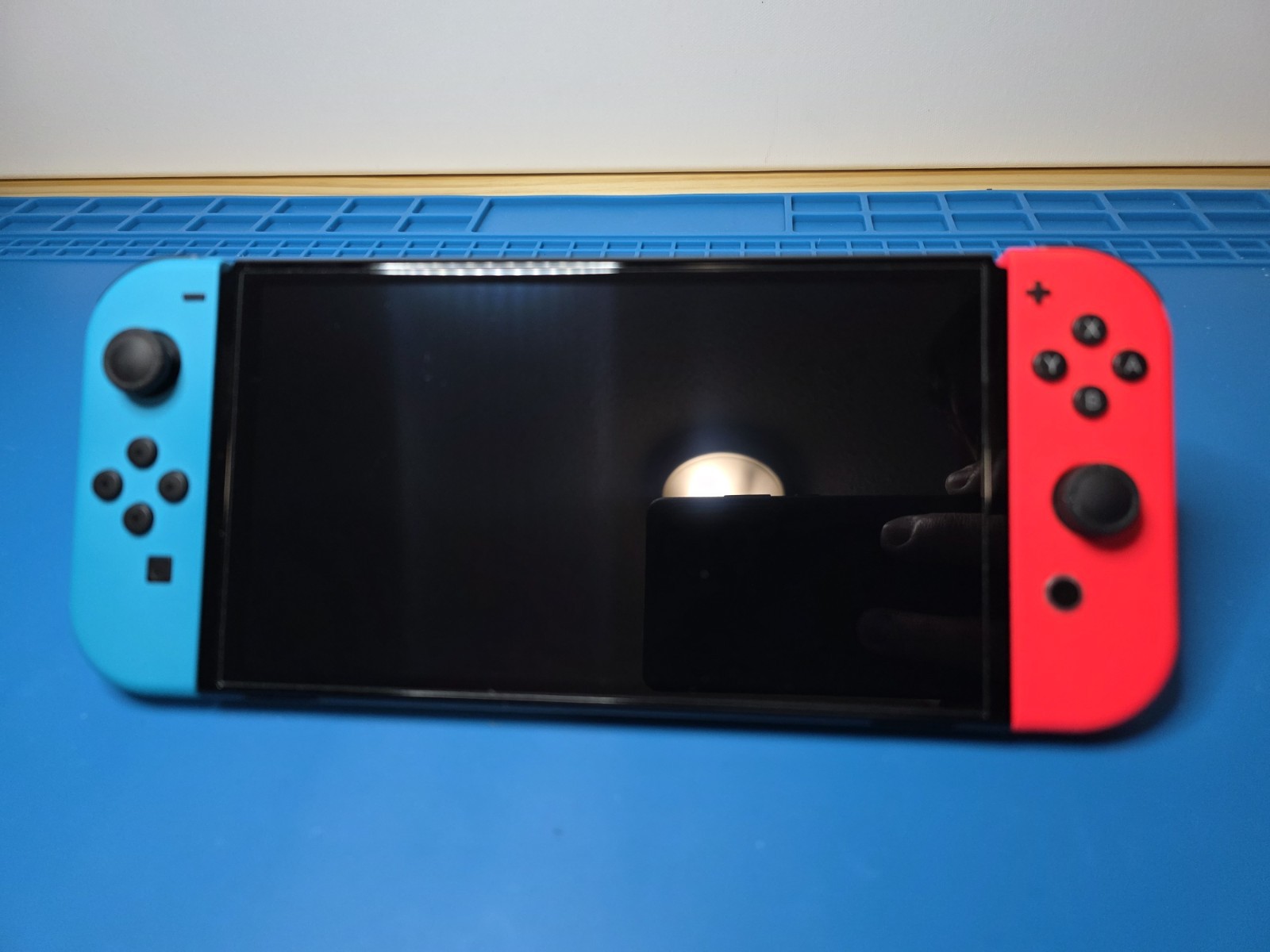 Nintendo Switch OLED – Excellent Condition Complete in Box with Sealed Game