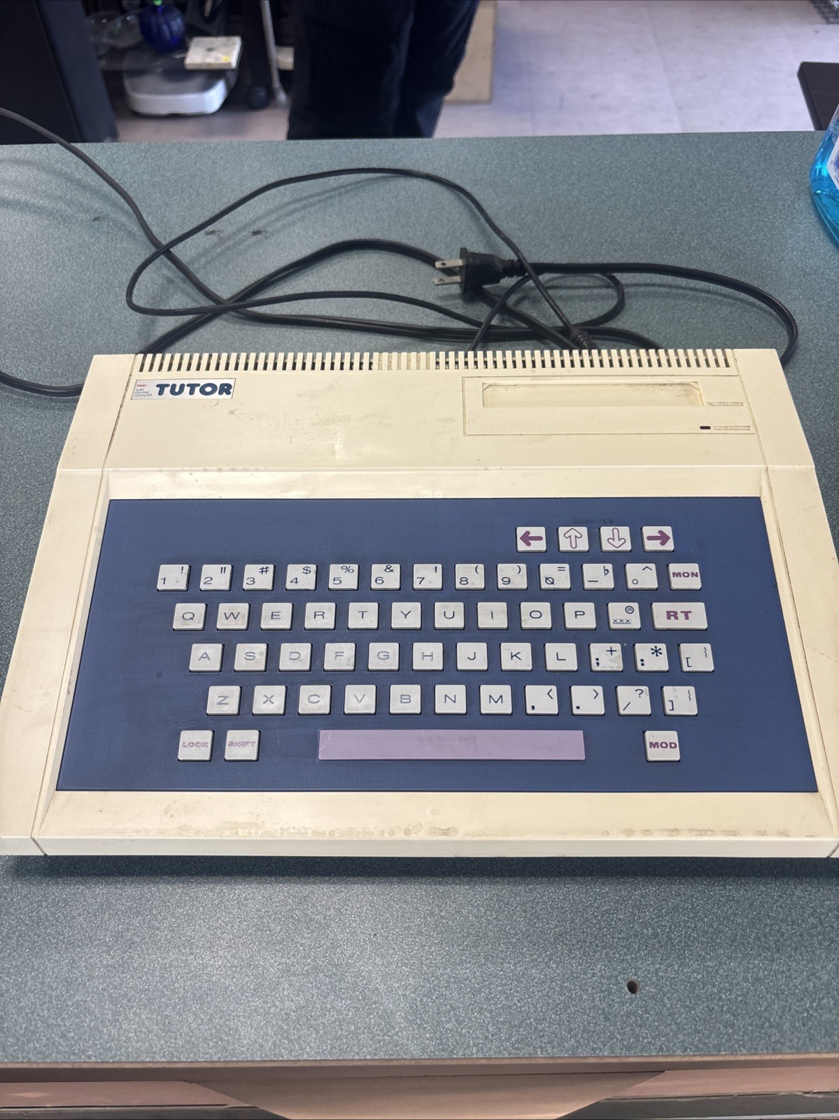 Tomy Tutor Computer – POWERS ON (NOT TESTED)