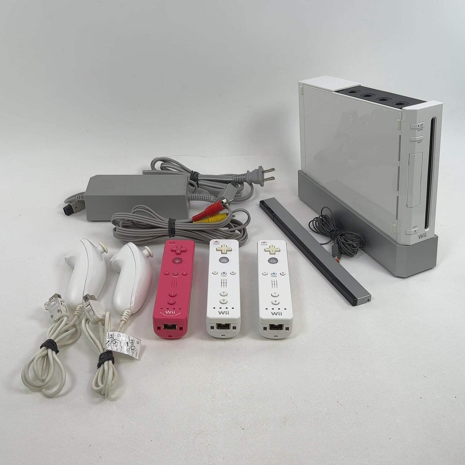 Nintendo Wii Console Gaming System RVL-001 White – Read