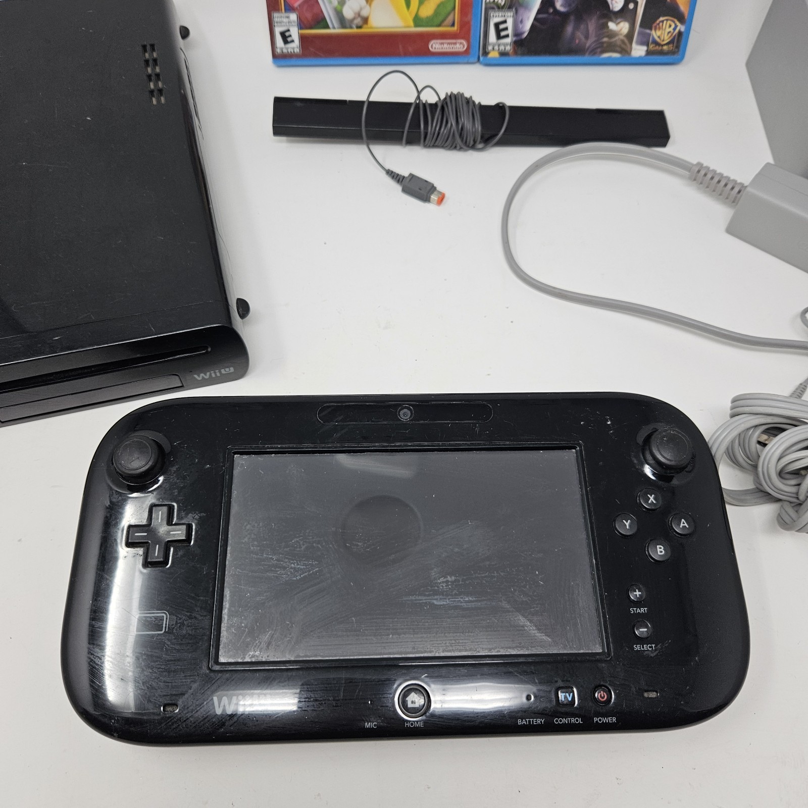 Wii U – Nintendo Wii U 32GB Console BUNDLE Gamepad W /Cords & 2 Games