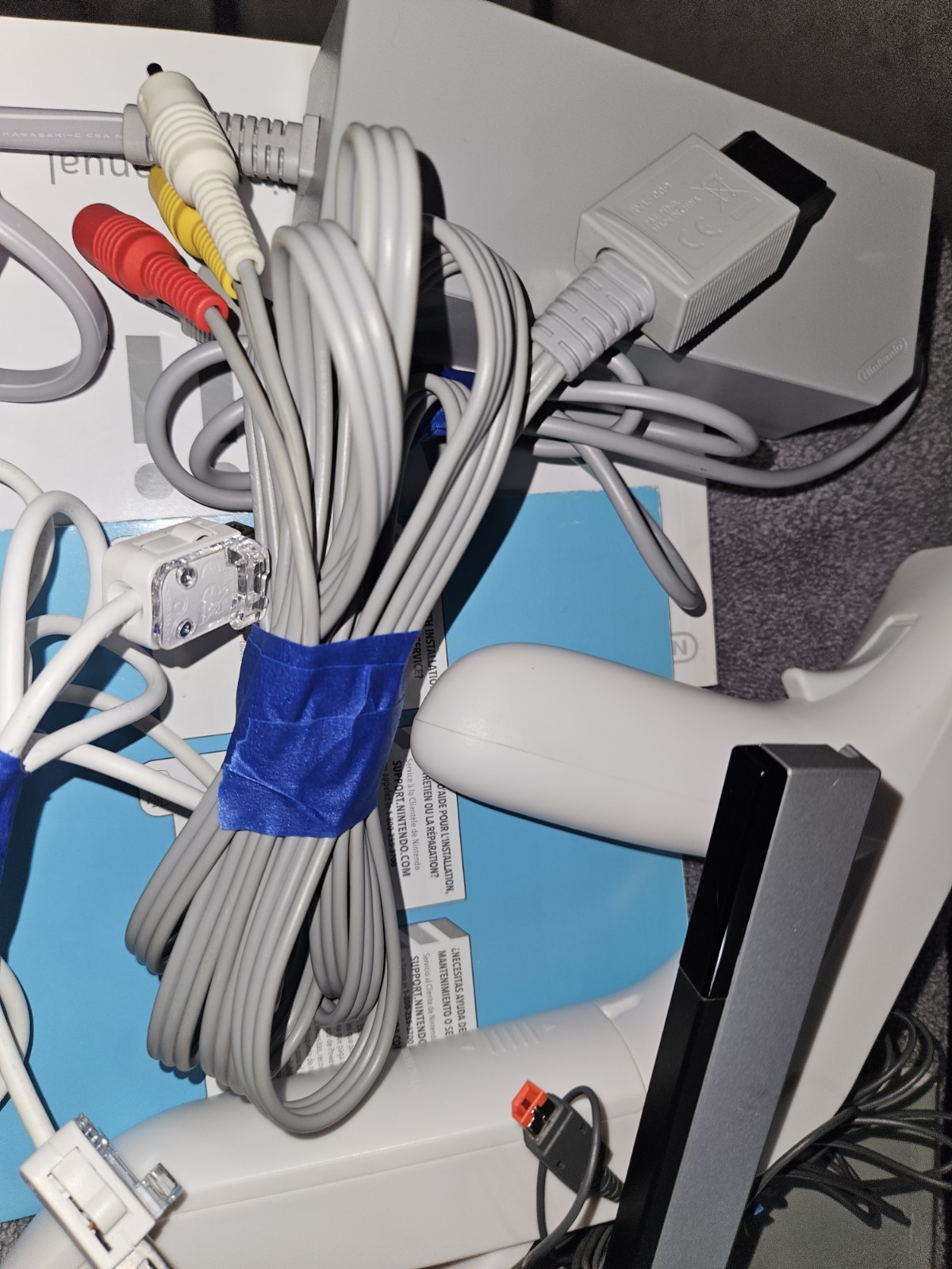 Nintendo Wii White Home Console Bundle 3 Games,2 Remotes,2nunchuck Wheel, Zapper