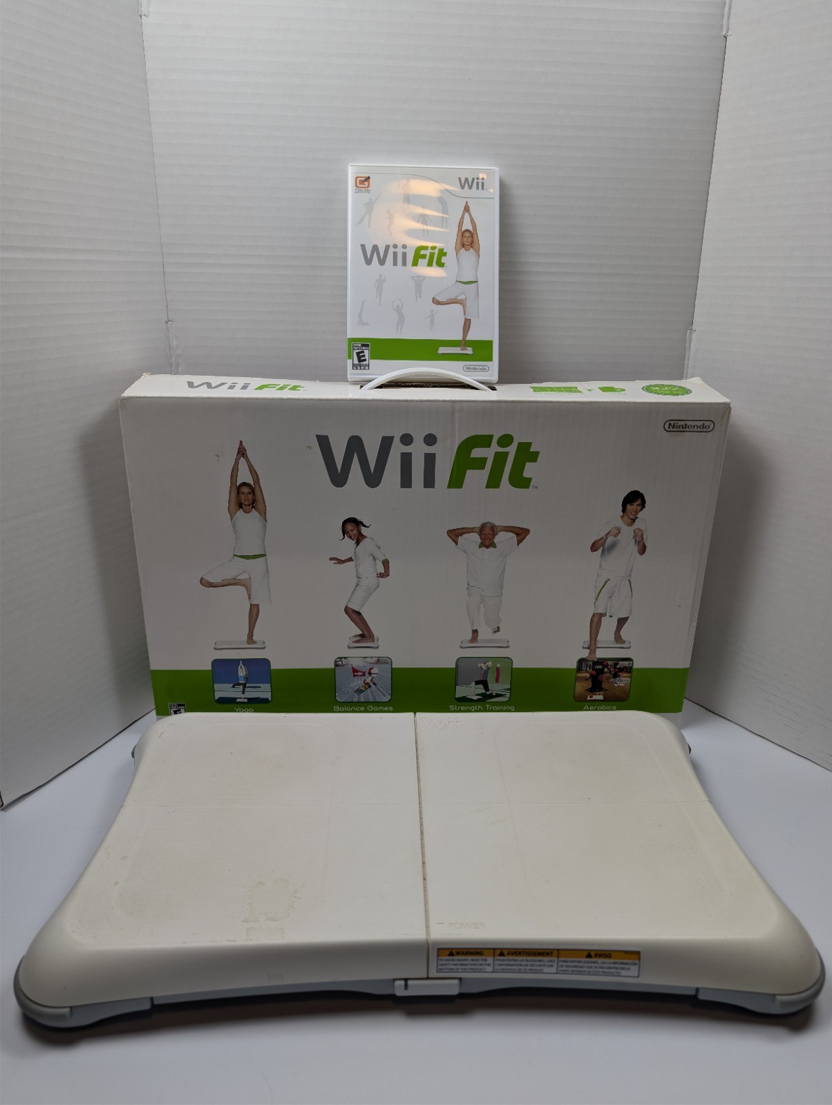 Nintendo Wii Console Bundle CIB Wii Fit Board 4 Remotes Wii Sports Zapper Lot