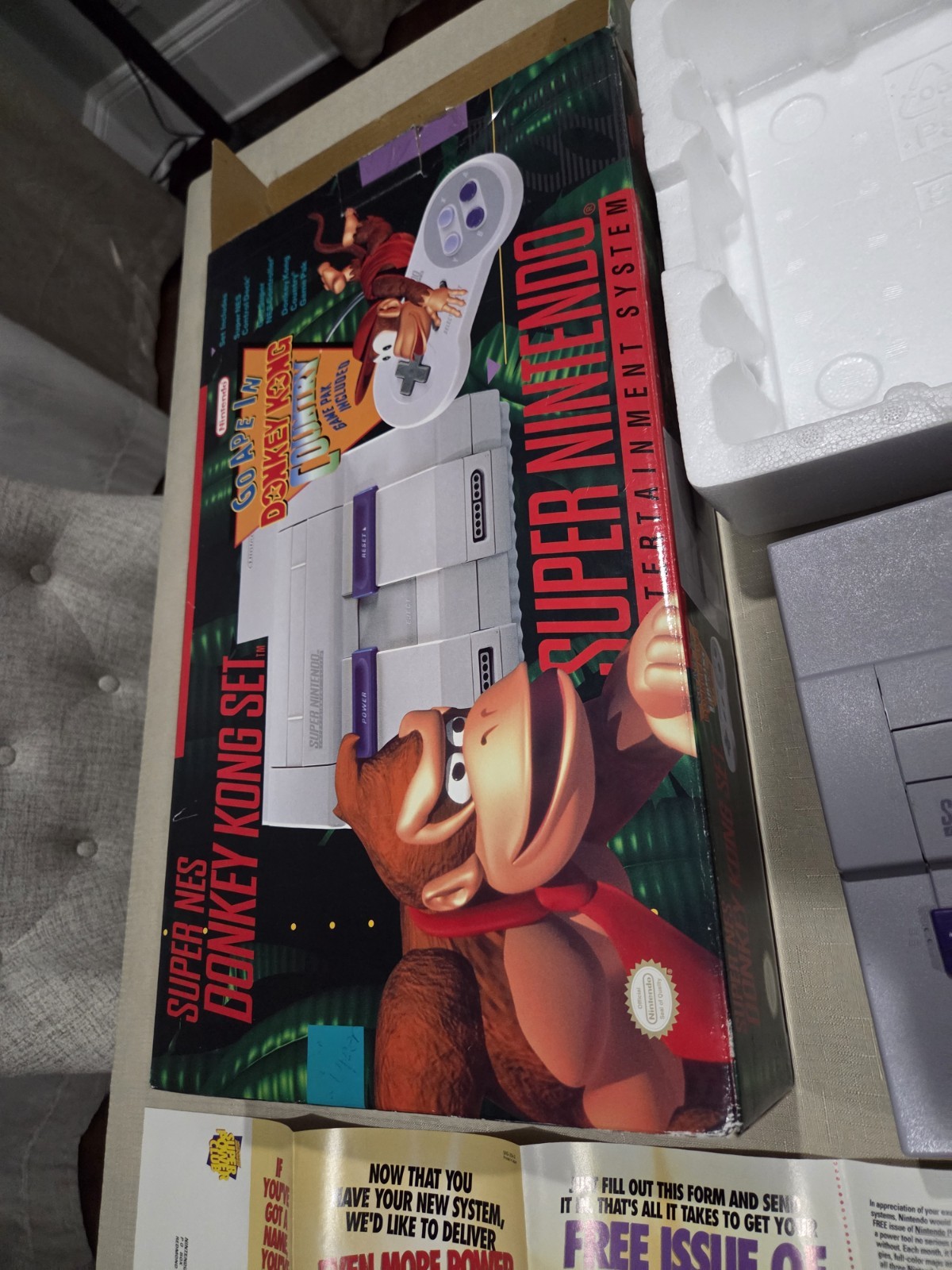 Super Nintendo SNES Donkey Kong Set In Box With Console, Accessories and Inserts