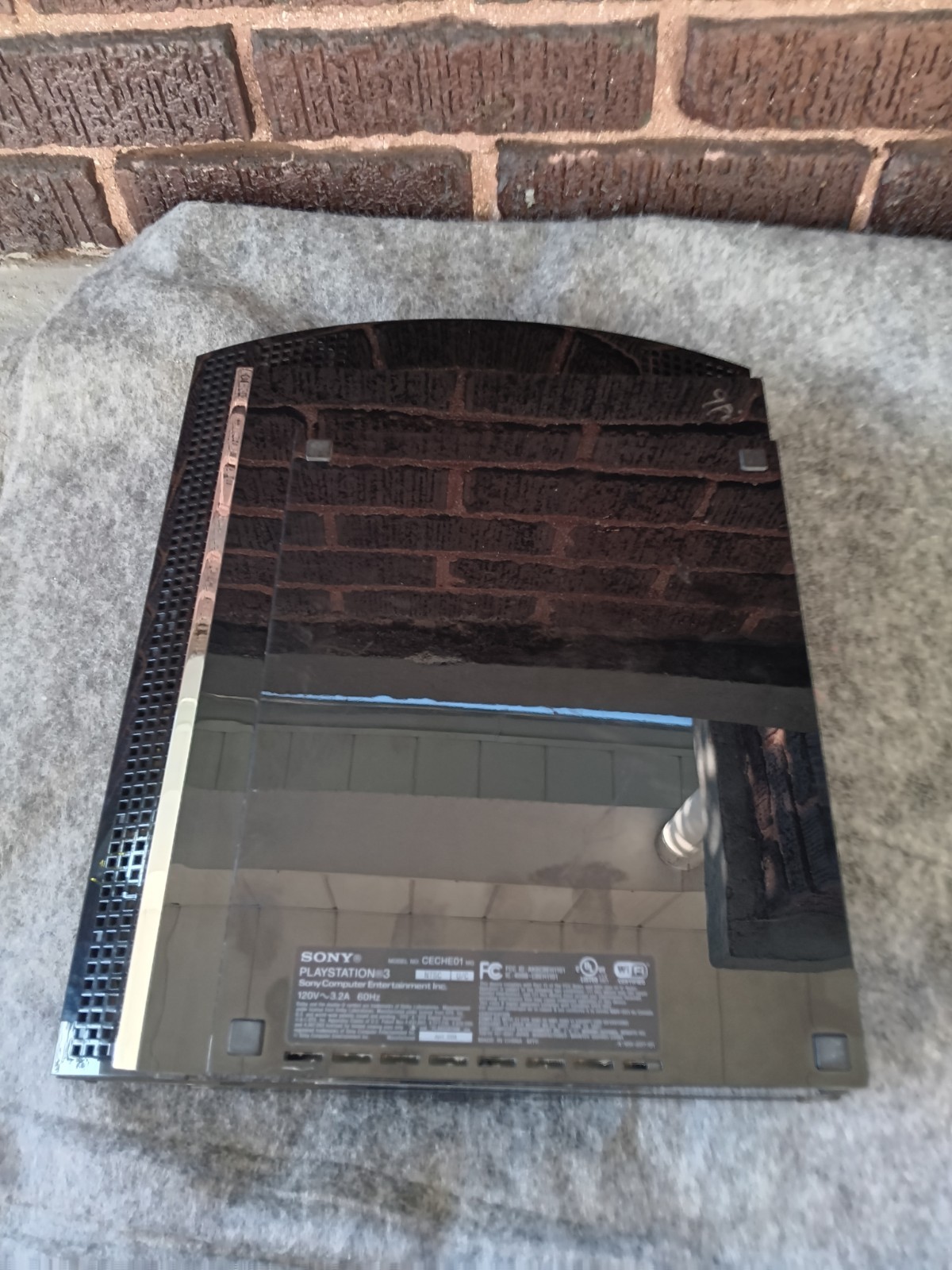 Sony PlayStation 3 PS3 CECHE01 80GB Backwards Compatible Console Powers On