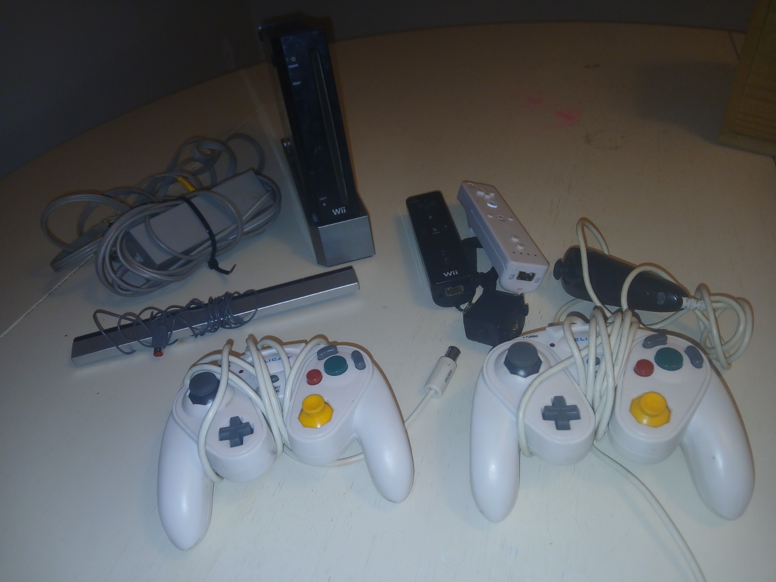 Nintendo Wii RVL-001 Black Console Bundle Wi-Fi 512MB 480p NTSC-U/C
