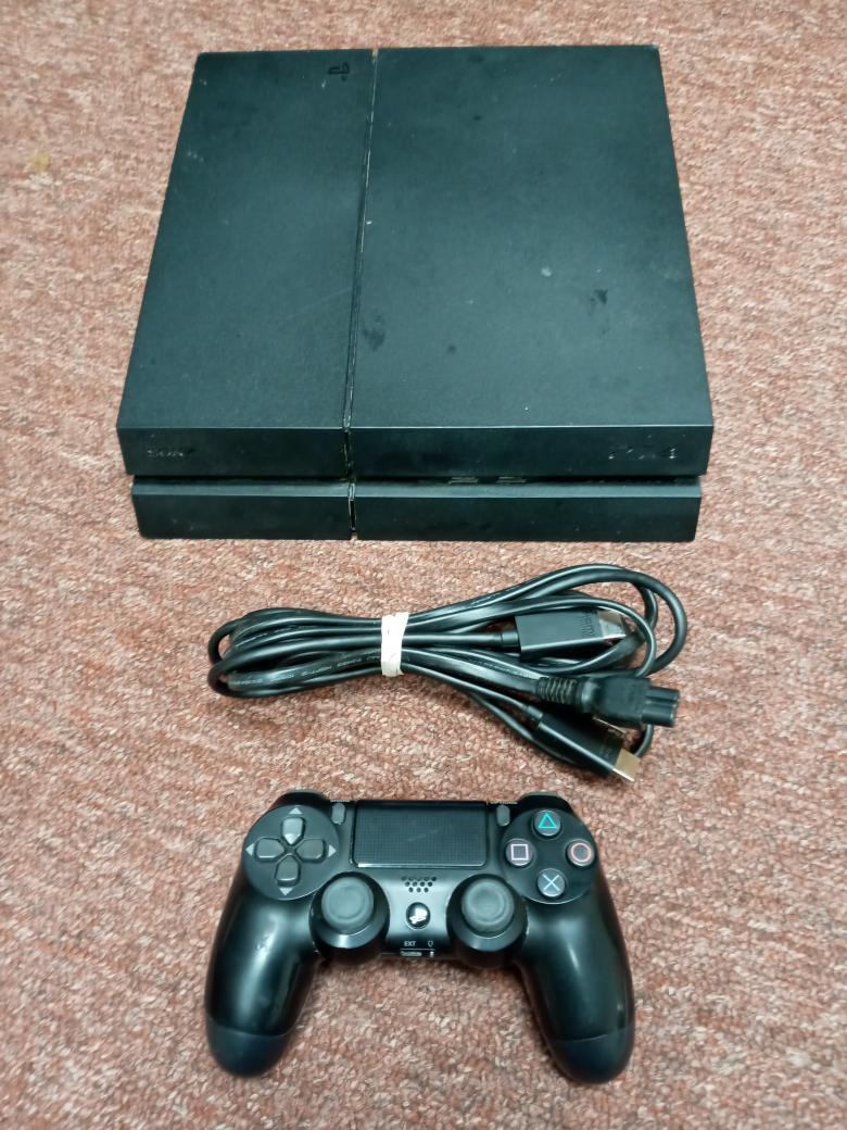SONY PS4 CUH-1215A 500GB ***parts**** (DJ1020229)