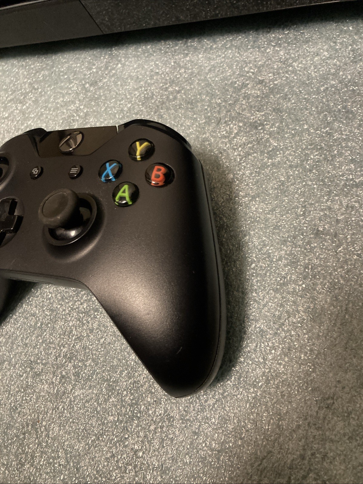 Microsoft Xbox One 1540 500GB Console – Black with Controller And Call Of Duty