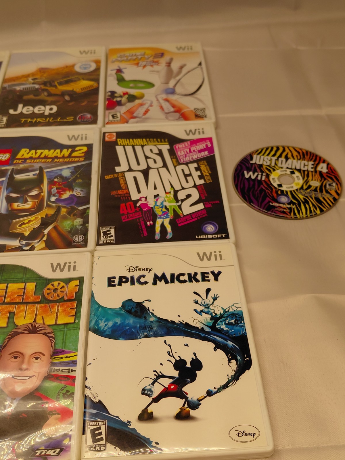 Nintendo Wii Bundle – Power, A/V Cables, & Sensor – 10 Games & Accesories