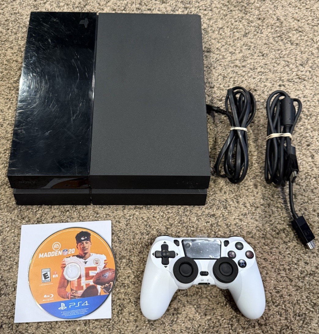 PlayStation 4 500GB Jet Black Console W/ Cables, Controller, And Game All Tested
