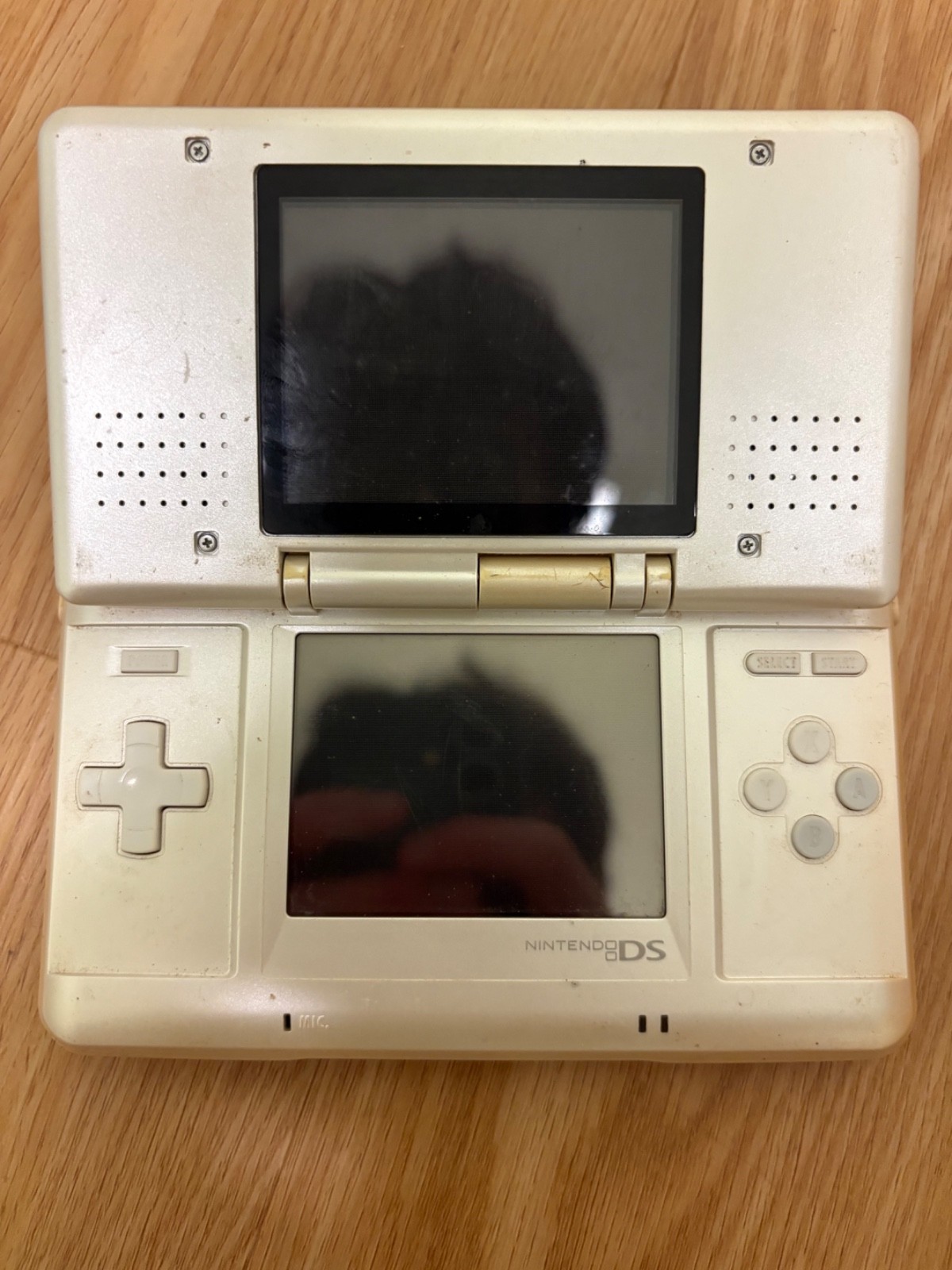 Nintendo DS White Handheld System – Good Condition! – TESTED AND WORKING (4A)