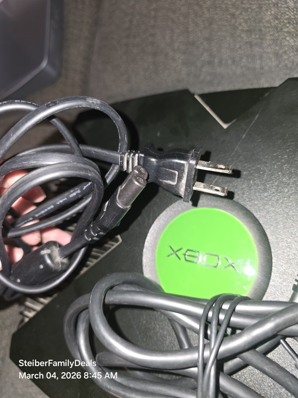 Original Microsoft Xbox Console & 2 Controllers Only Parts/Repair Not Working!