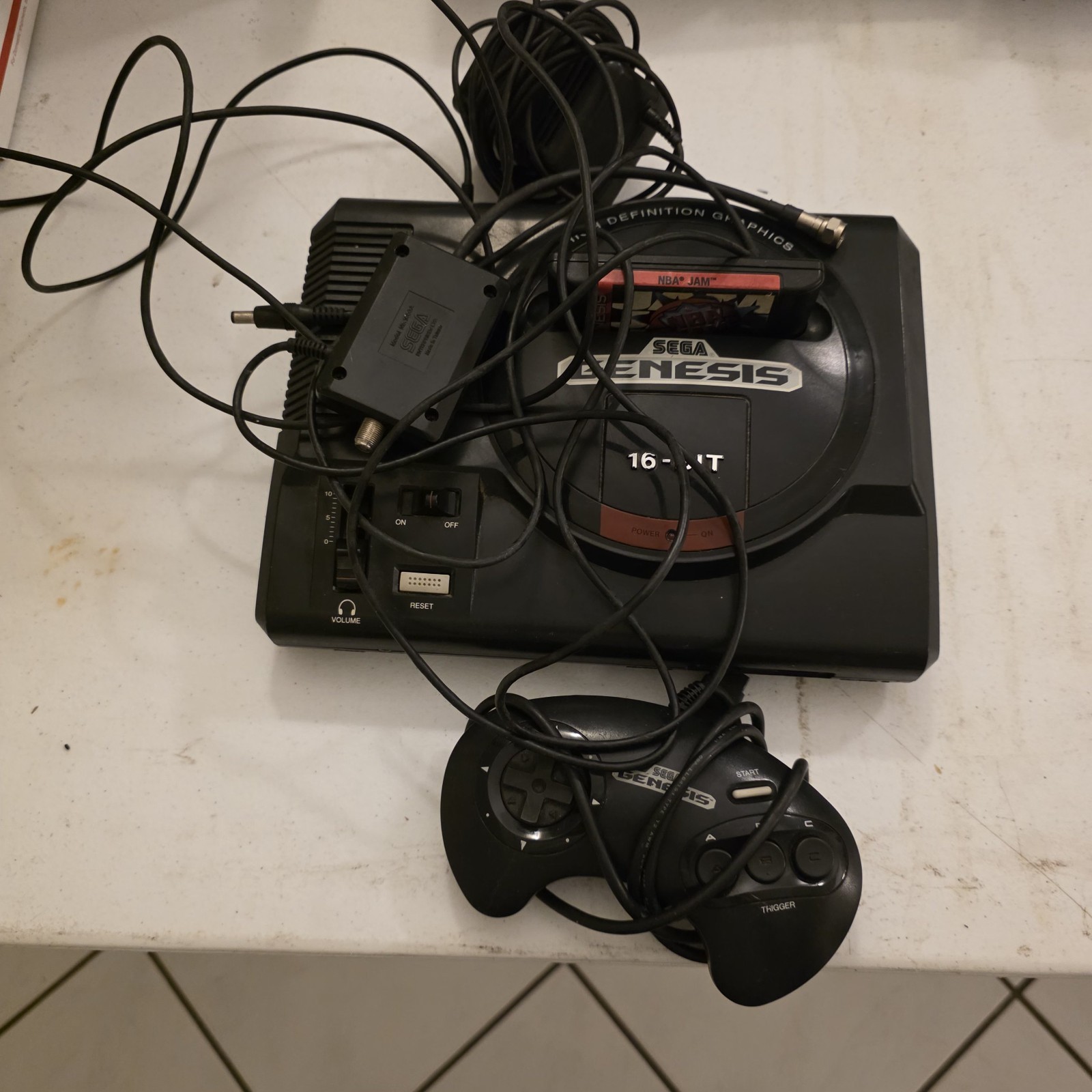 Sega Genesis Model 1601 Gen 1 Console System Bundle – Untested READ