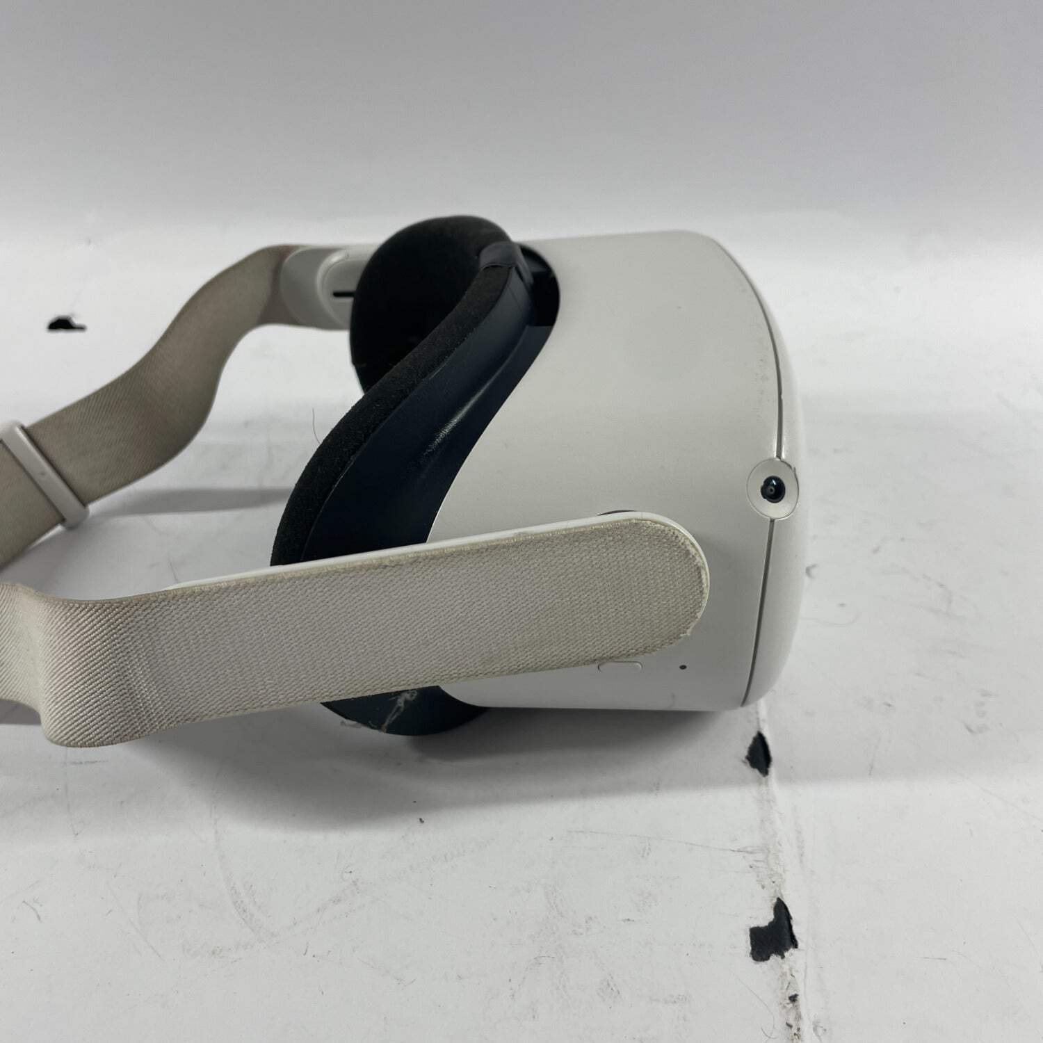 Broken Meta Quest 2 128GB VR Headset (Standalone) KW49CM