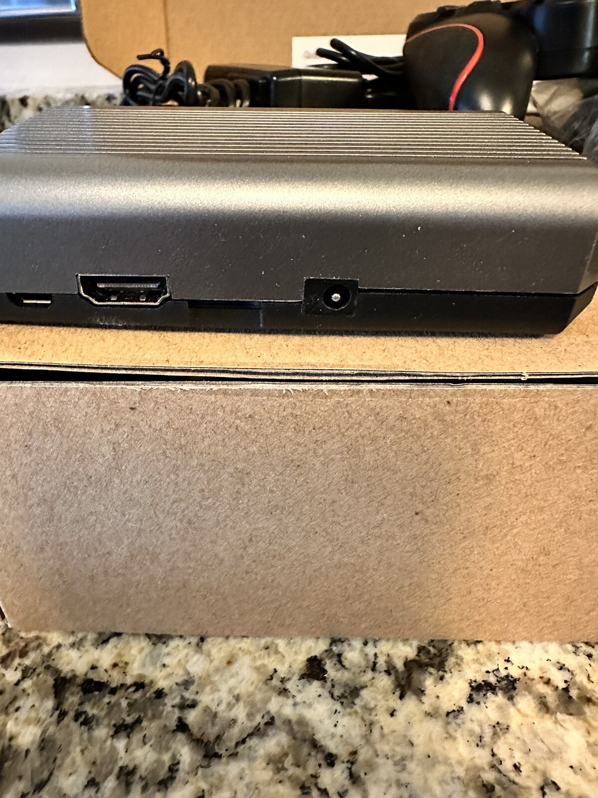 RetroEngine Sigma Console 32 GB – Console and controller Power Up!