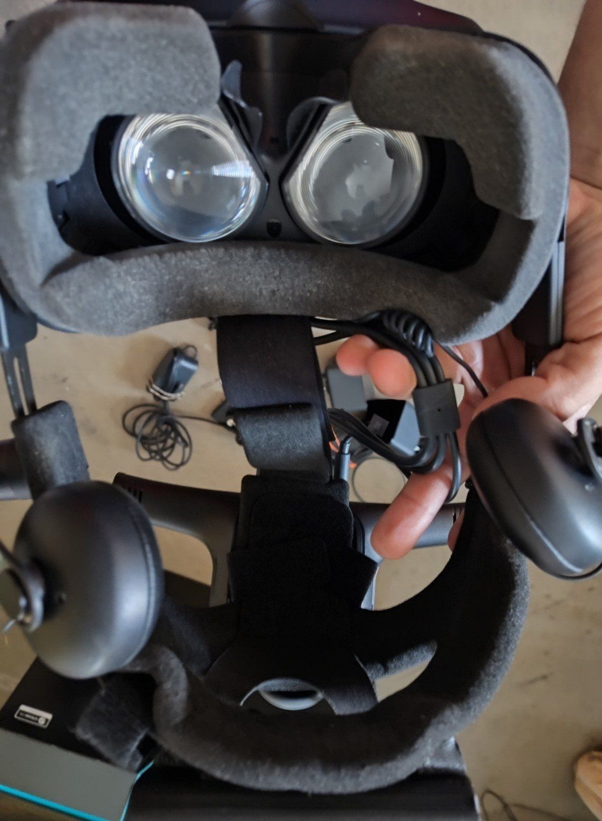 HTC Vive VR Headset Complete Set Full Kit System Virtual Reality Excellent