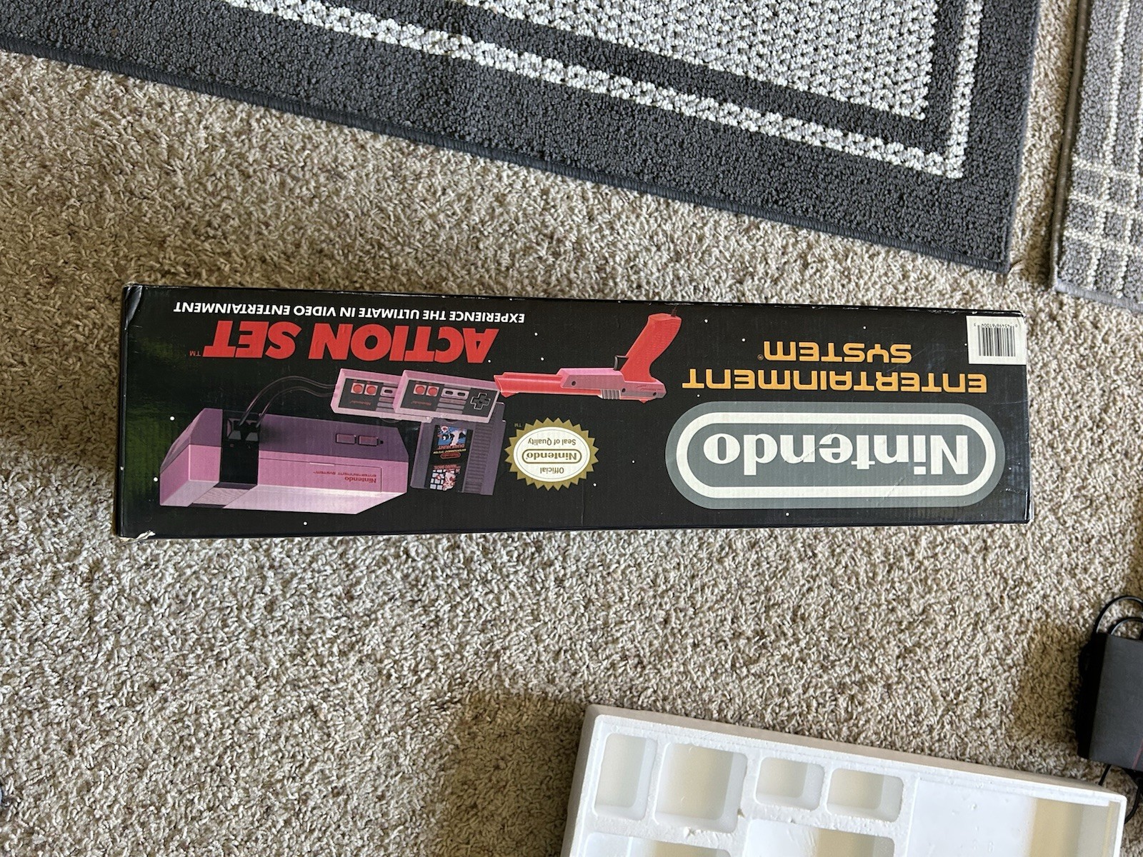 Nintendo NES Action Set Console w/ Box, Light Gun