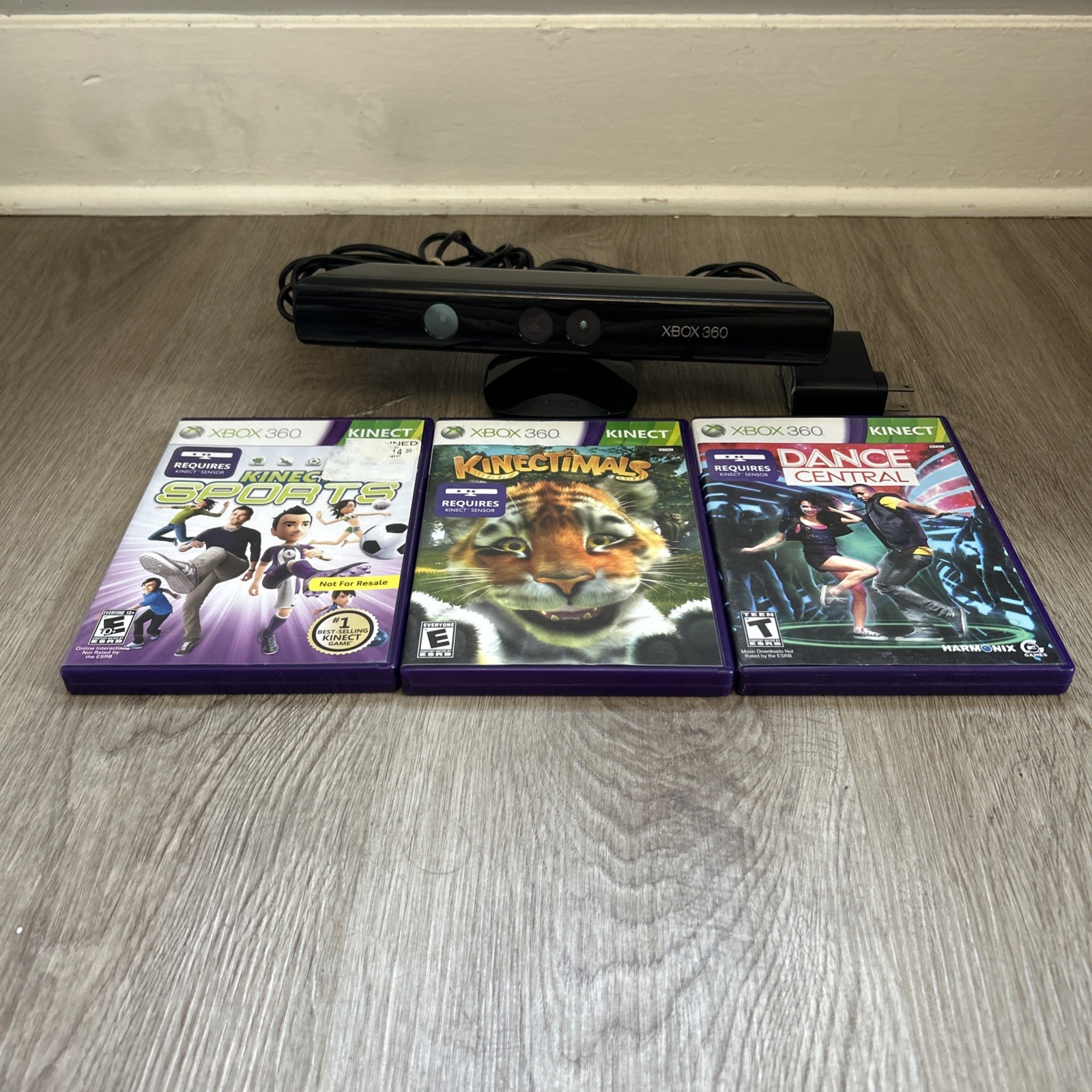 Xbox 360 Kinect Bundle Sensor Bar 1414 with 3 Games & Power Cord Tested Working