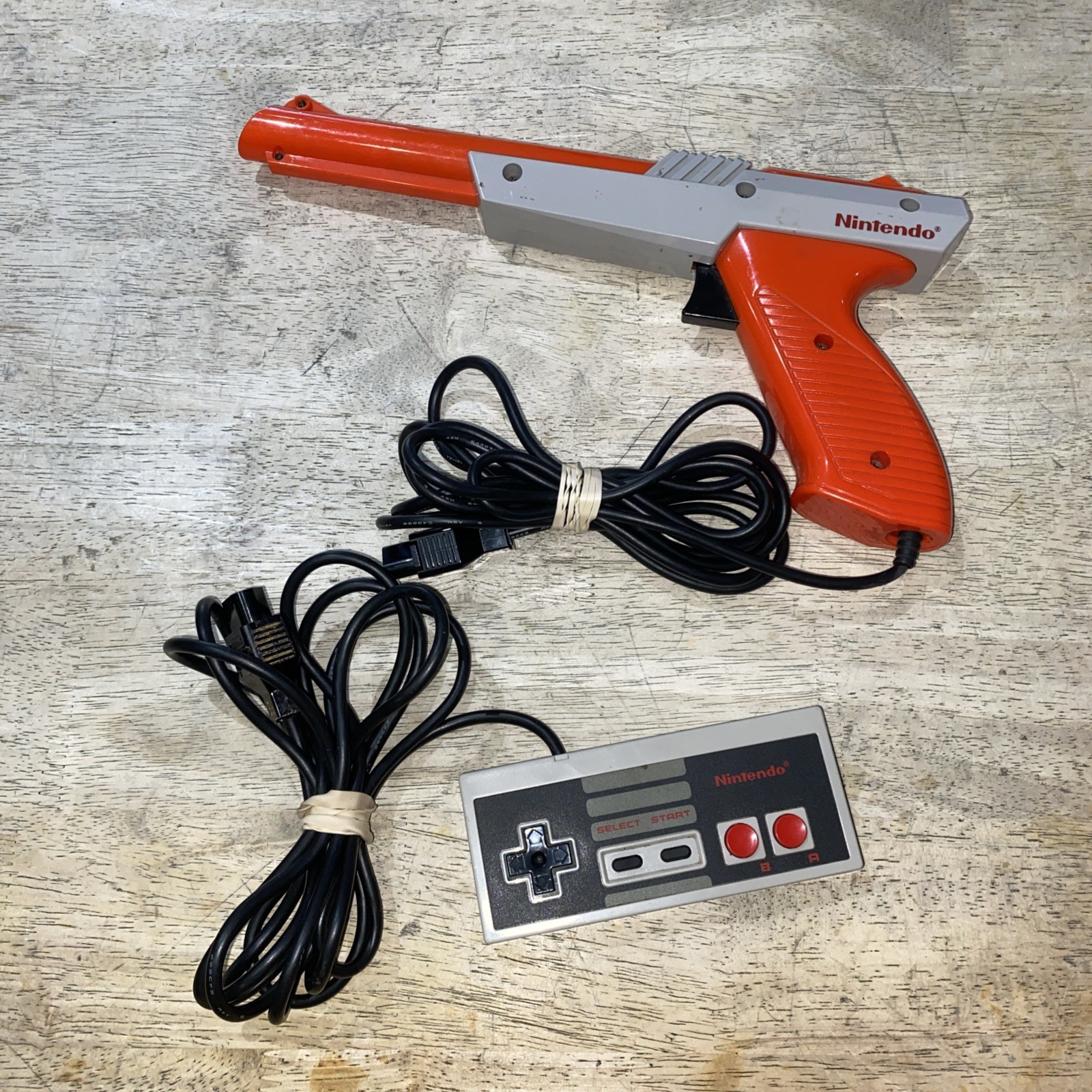 NES Console Bundle W/ Super Mario Bros. 1,2,3 & Controller/Gun & 8 Games