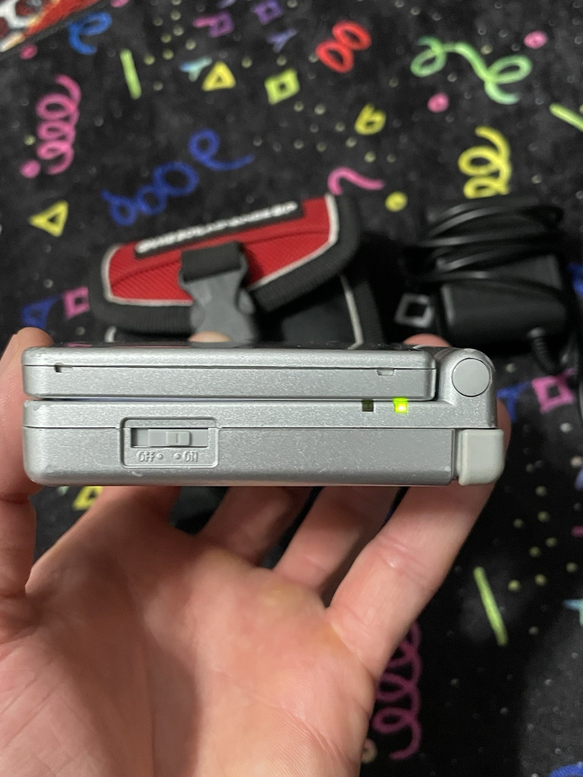Nintendo Gameboy Advance SP • silver • with carrying case and game
