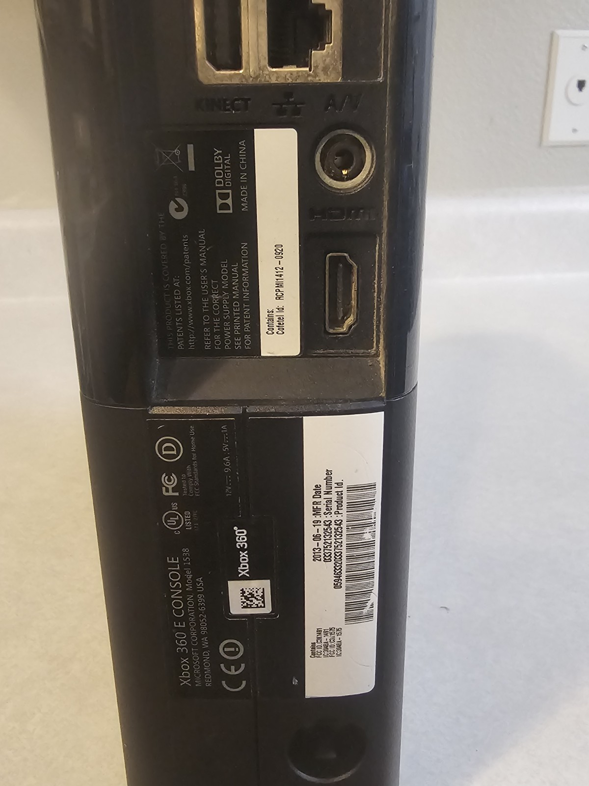 Microsoft Xbox 360 E Slim Model 1538 Black Console One Game