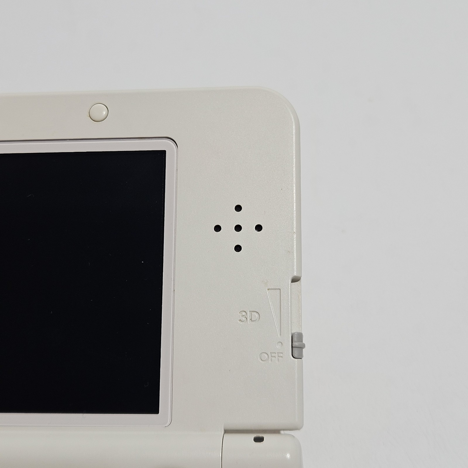 Nintendo New 3DS White Handheld System Console 3D Land Edition With Charger
