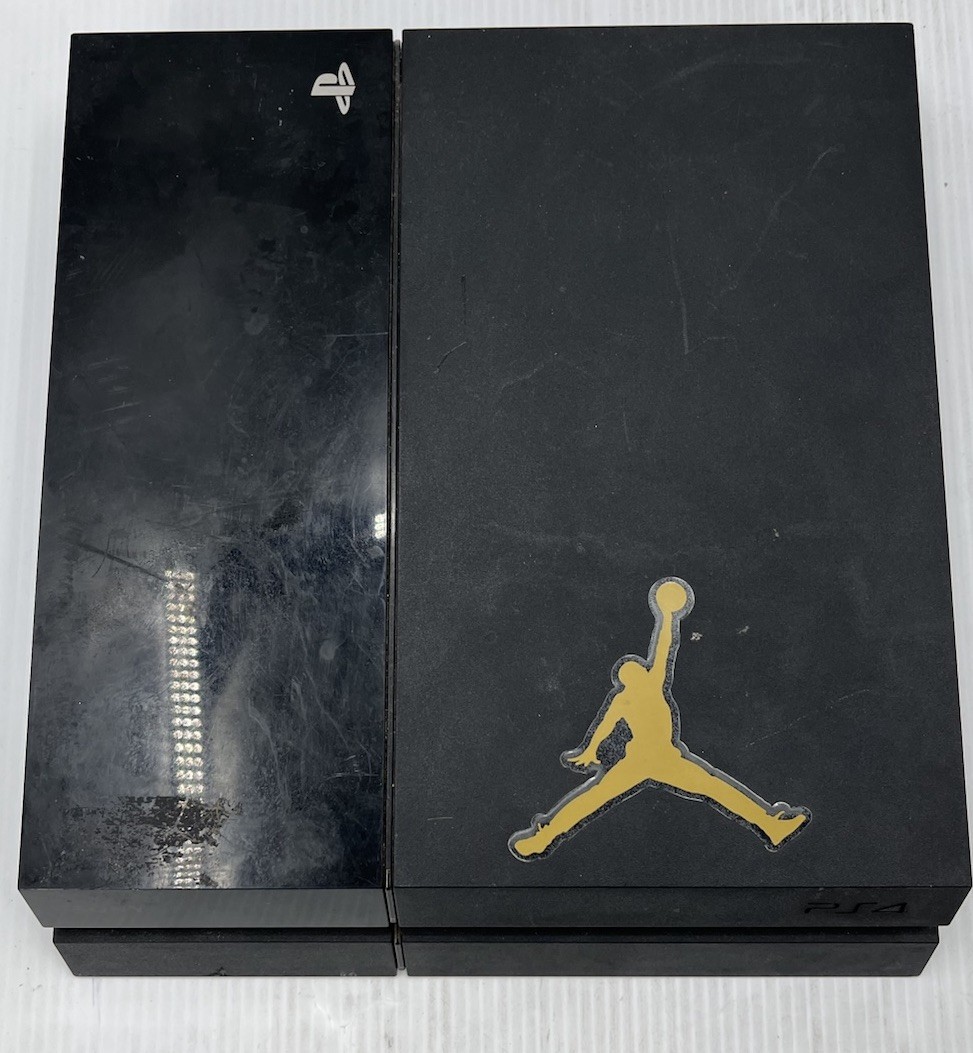 PlayStation 4 2013 Sony (not Tested) {155}