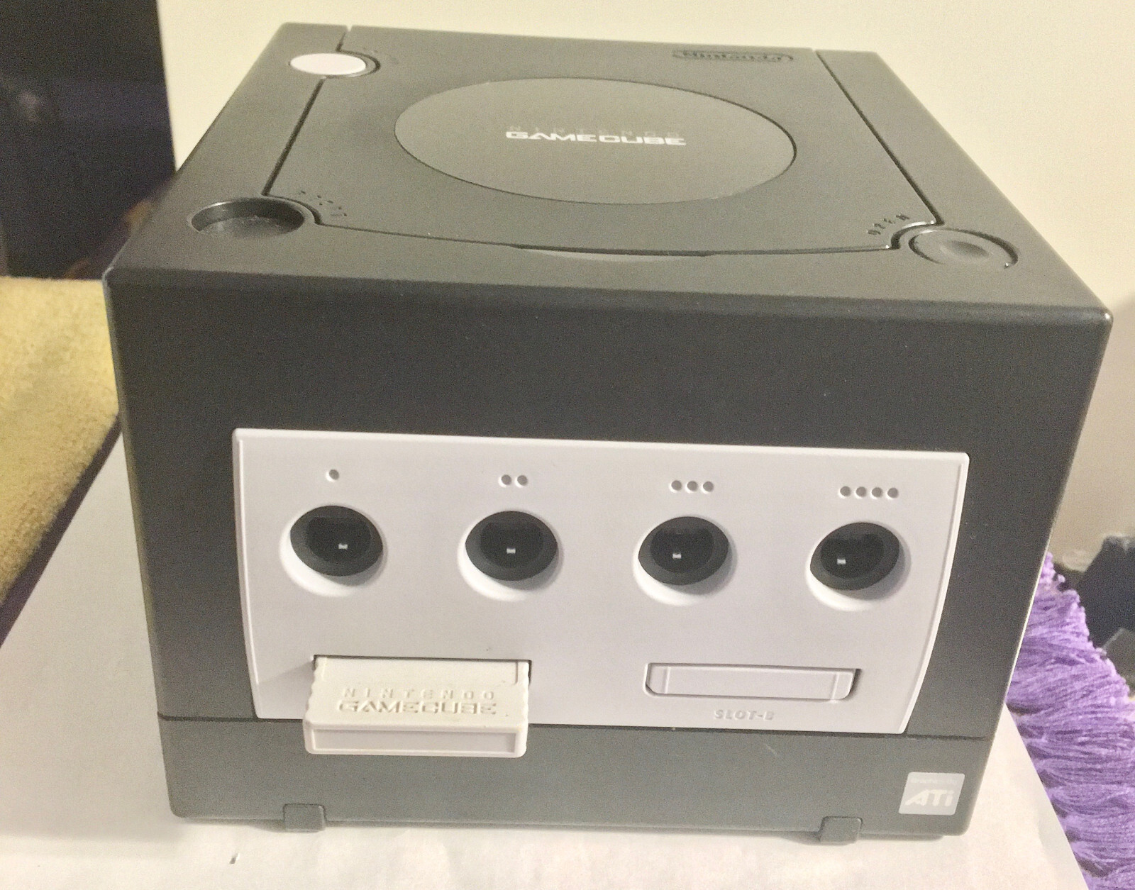 Nintendo GameCube & 3 Controllers, Memory Card, 2 Power Cables, A/V Cable, Box