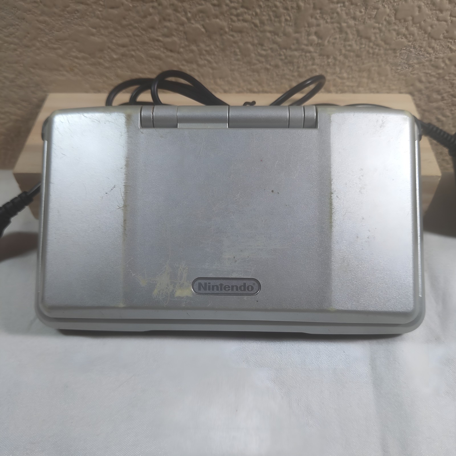 Nintendo DS Console Bundle w/ 15 Games(6 DS & 9 GBA) with Charger WORKS Great!!!