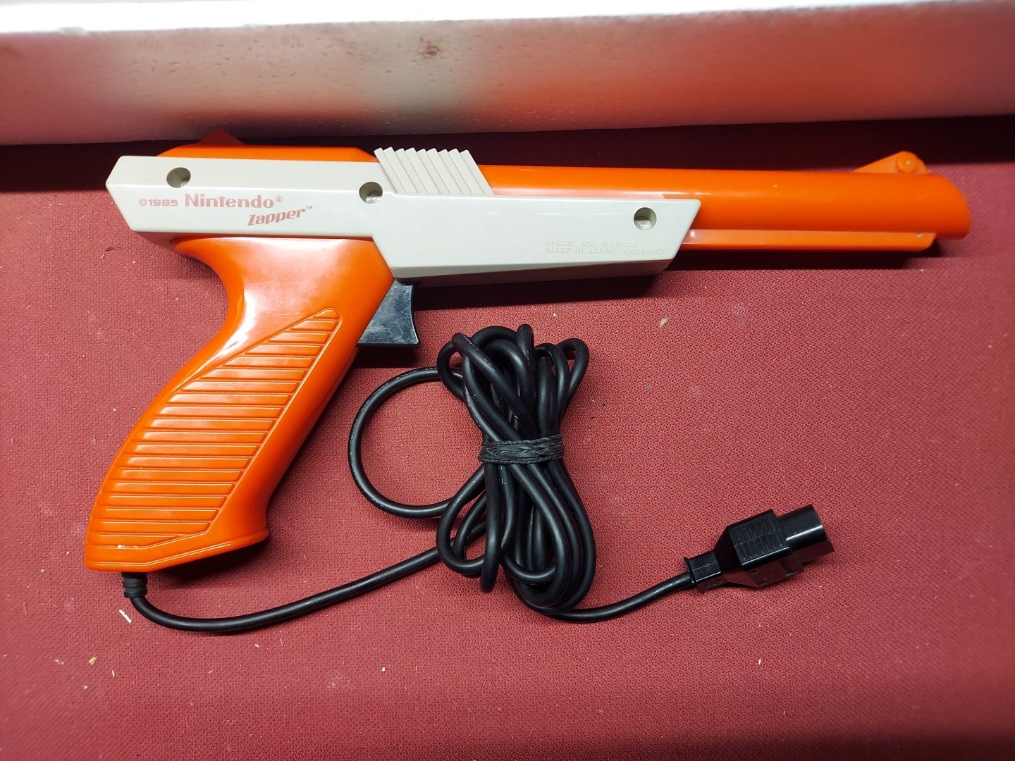 Nintendo NES Action Set Console System Tested Working Controllers Zapper Mario