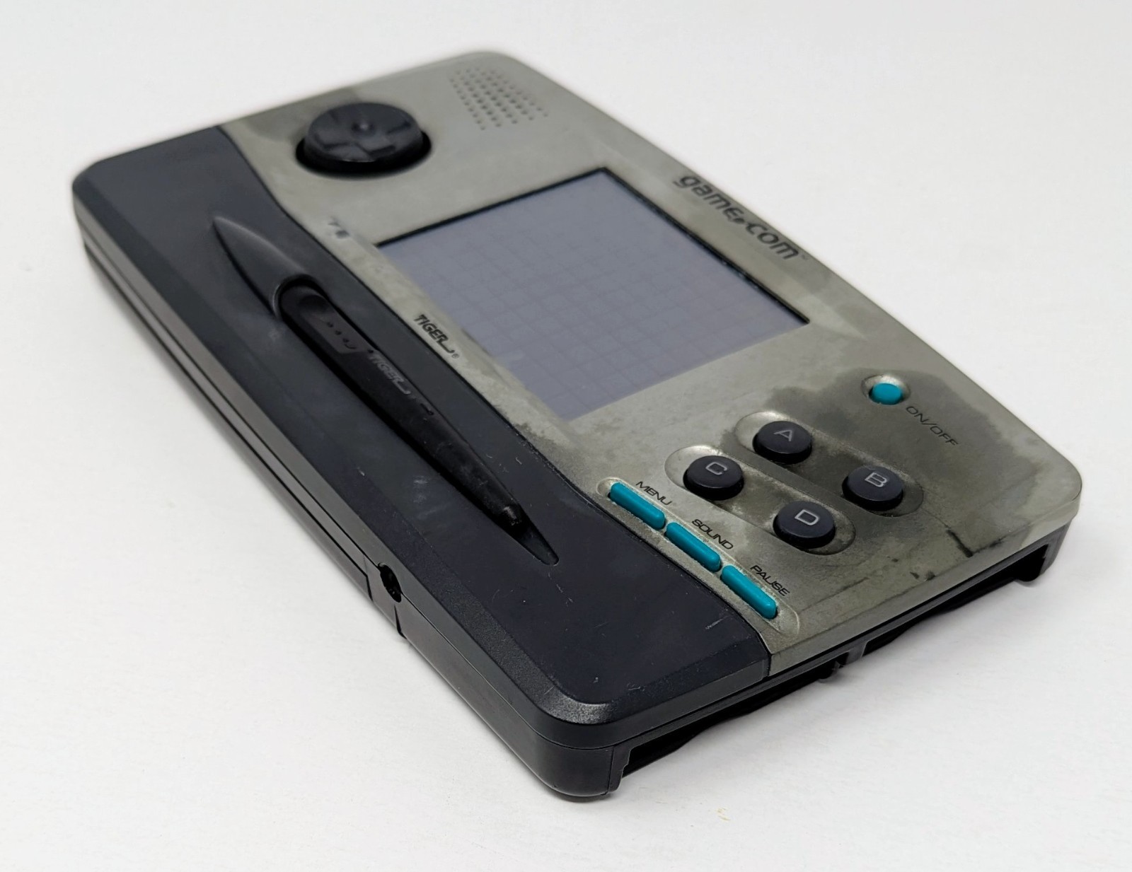 Tiger Game.Com Handheld Console – Powers On – Screen Issue – For Parts Or Repair