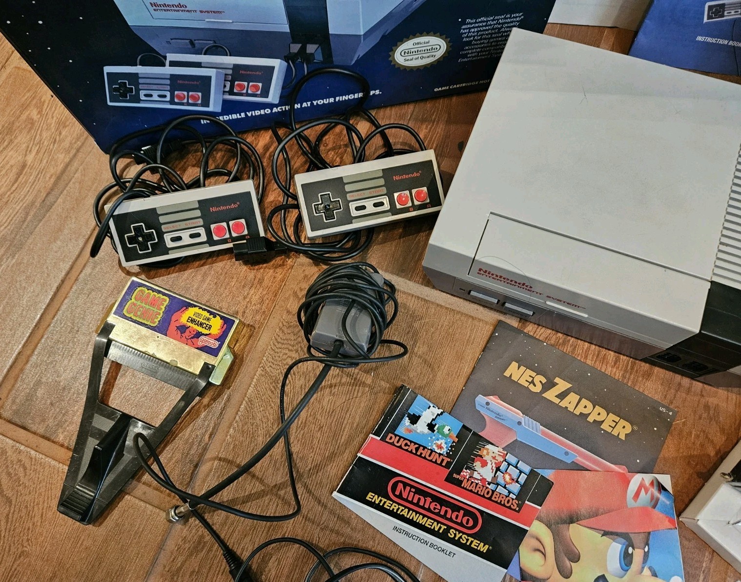 1985 Nintendo Entertainment System NES-001 w/ 2 Controllers + Ninja Turtle Game