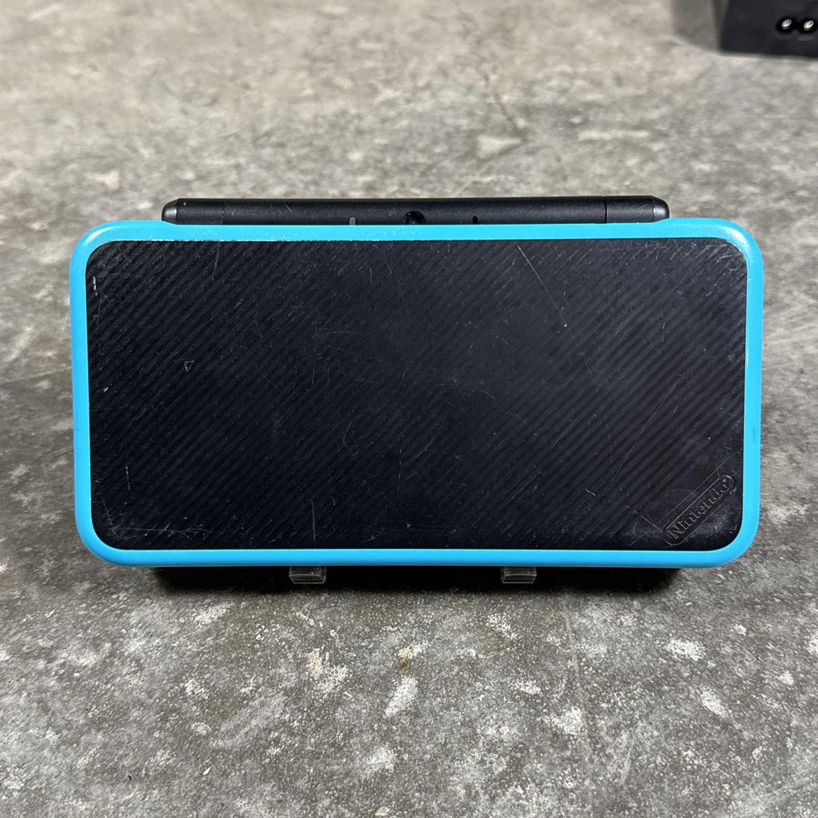 Nintendo “New” 2DS XL Handheld Console (JAN-001) Turquoise w/ OEM Charger Tested
