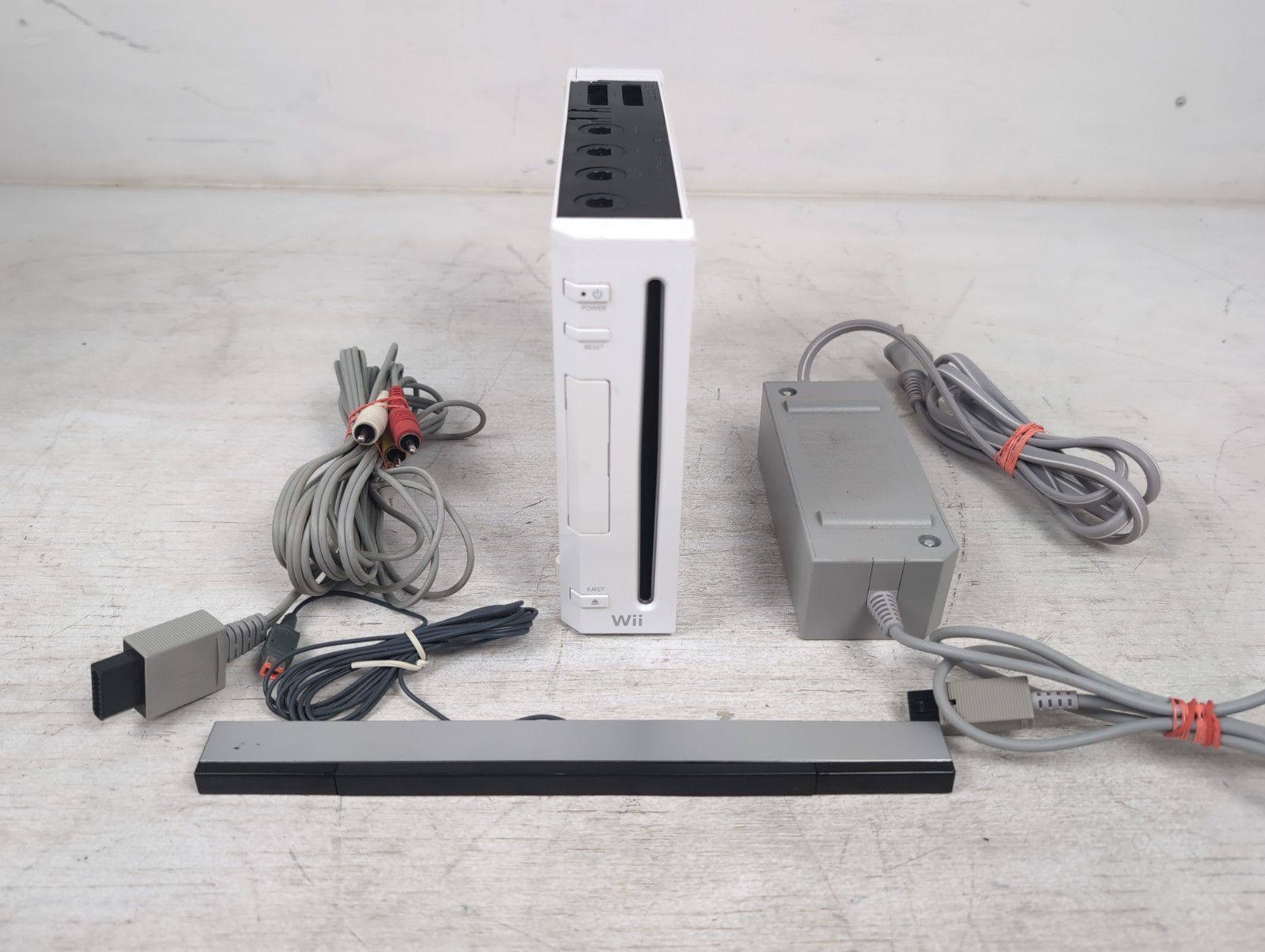 Nintendo Wii RVL-001 White Console Bundle With Cables And Sensor [Tested]