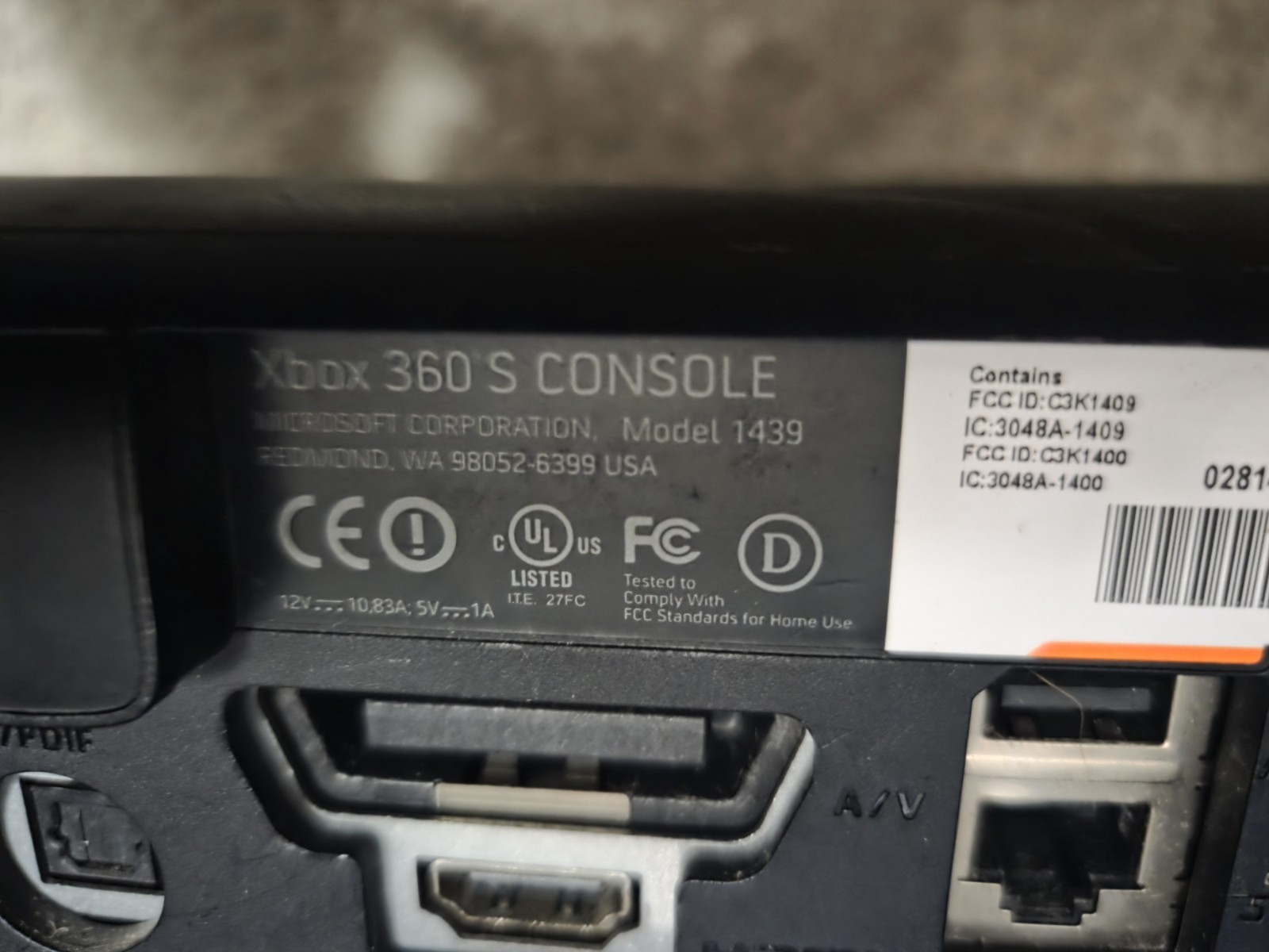 Working Microsoft Xbox 360 S 1439 Slim Bundle 4GB Console W/ -Power Cord+ Hdmi