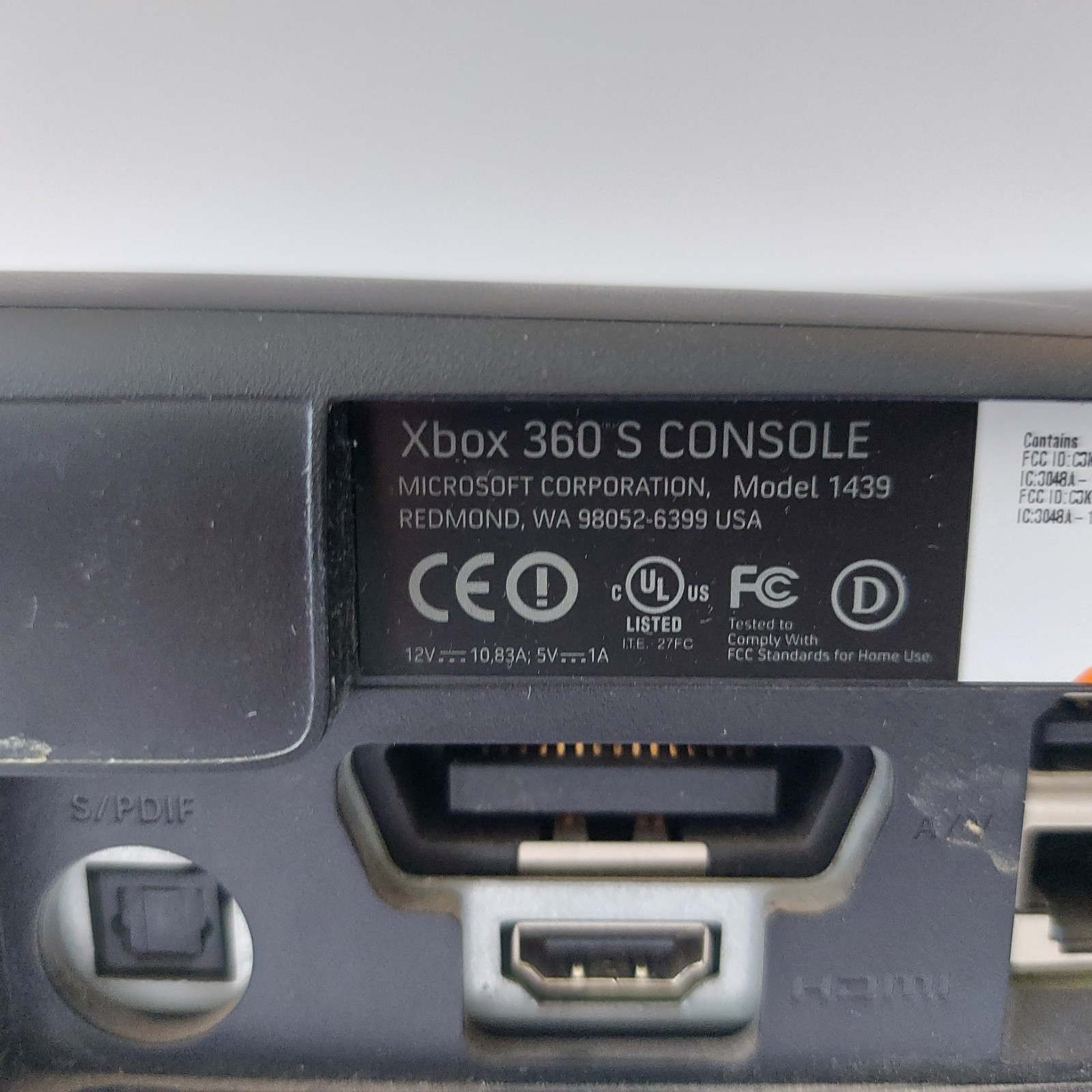 Microsoft Xbox 360 S 4GB Black Kinect Bundle w/ 2 Controllers & 6 games WORKING!