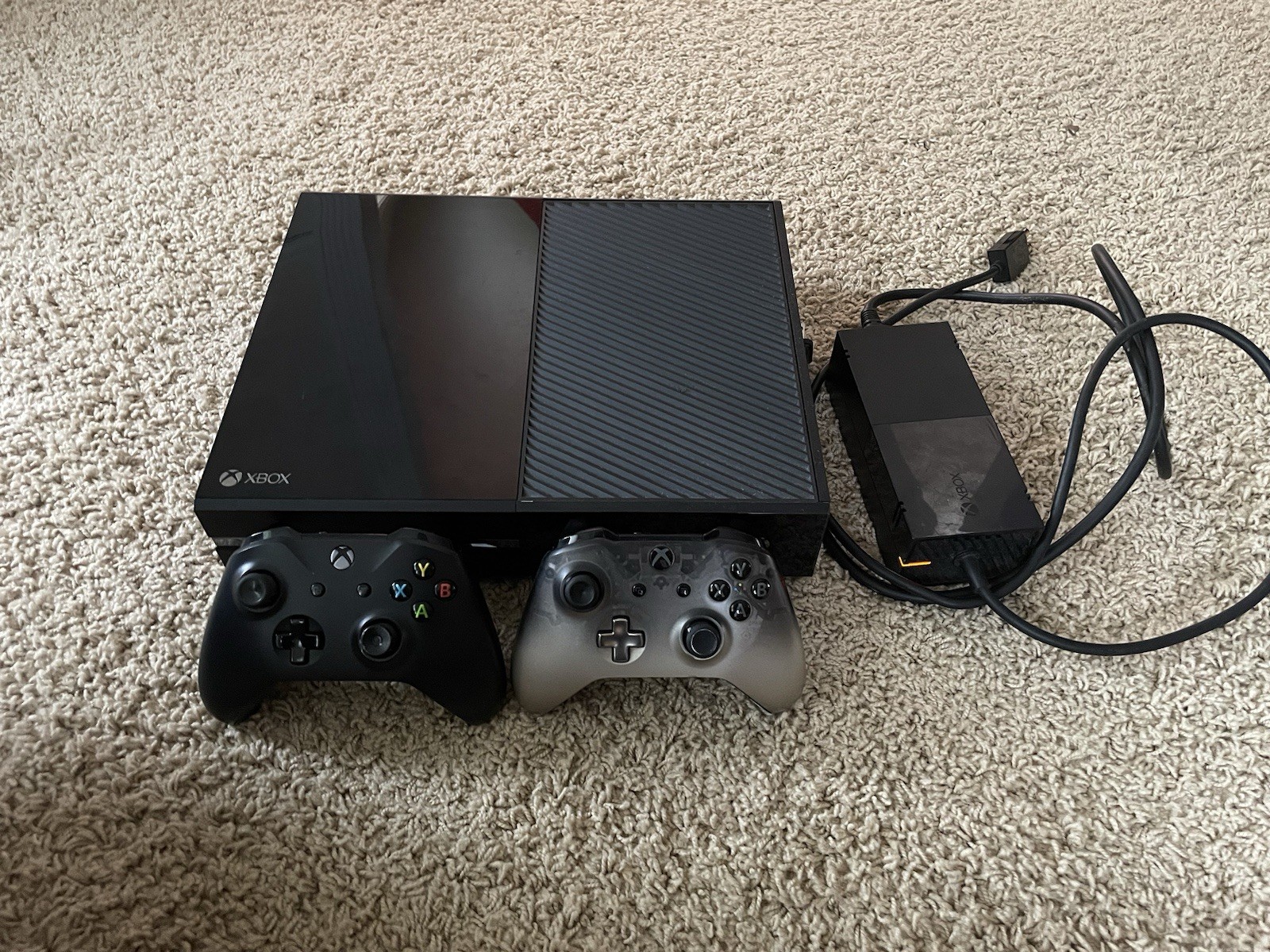 Microsoft Xbox One 365GB Console – Black WITH TWO USED XBOX ONE CONTROLLERS