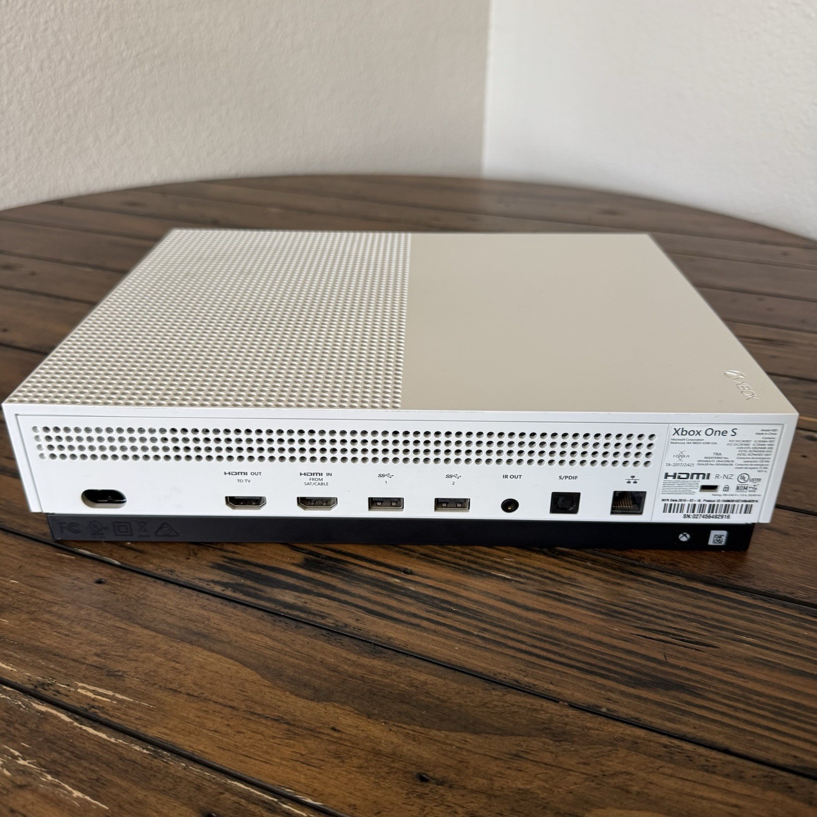 Xbox One S 500GB White Console Bundle (Model 1681) – Tested & Working