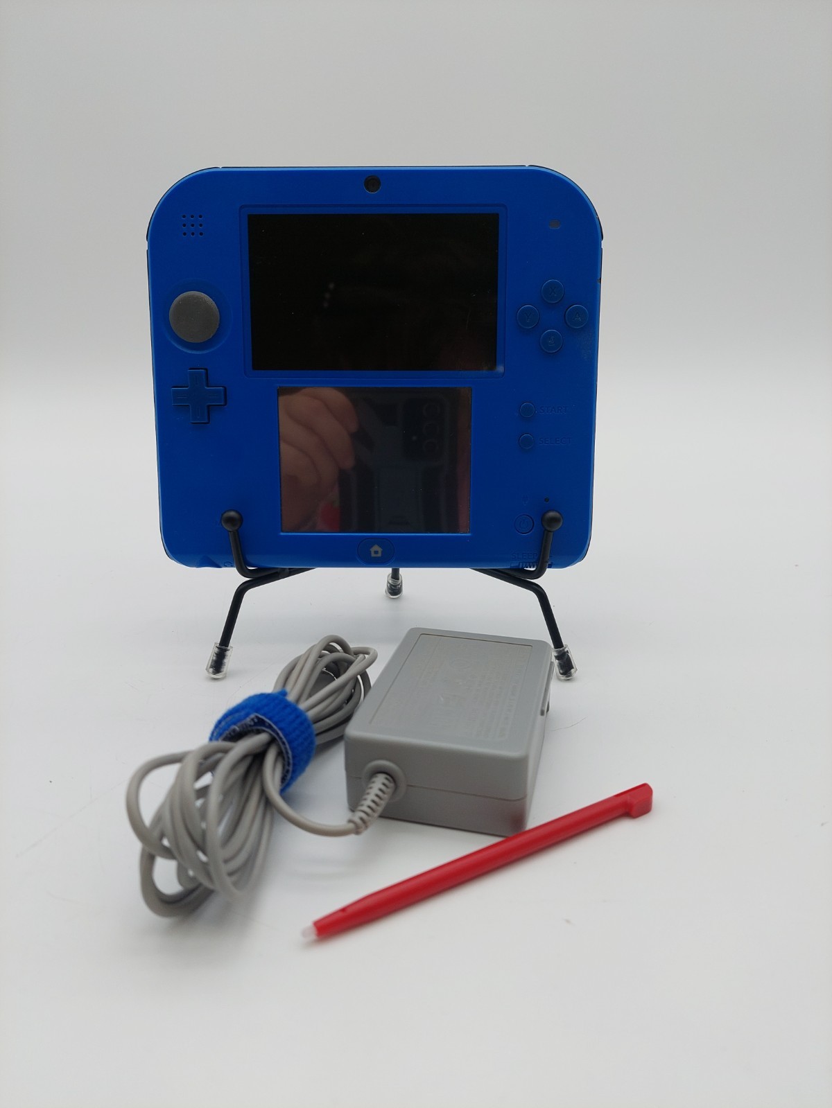 Nintendo 2DS FTR- 001 Electric Blue with Mario Kart 7 and AC Adapter/Charger
