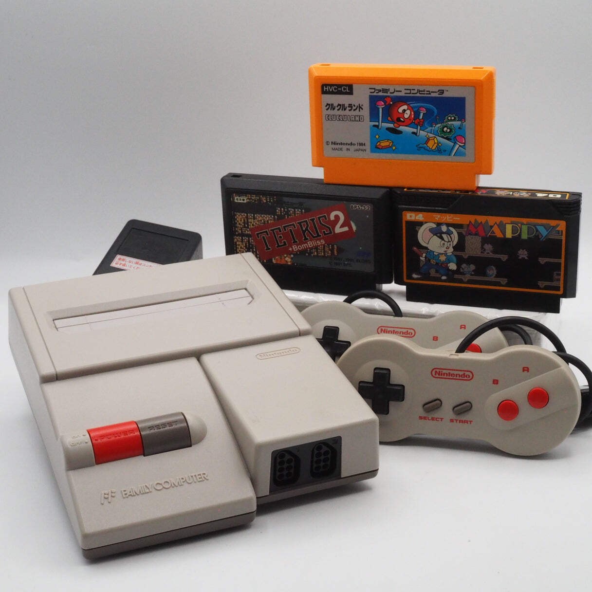 Nintendo New Famicom Console System HVC-101 + Lot of 3 Puzzle Video Games Tested