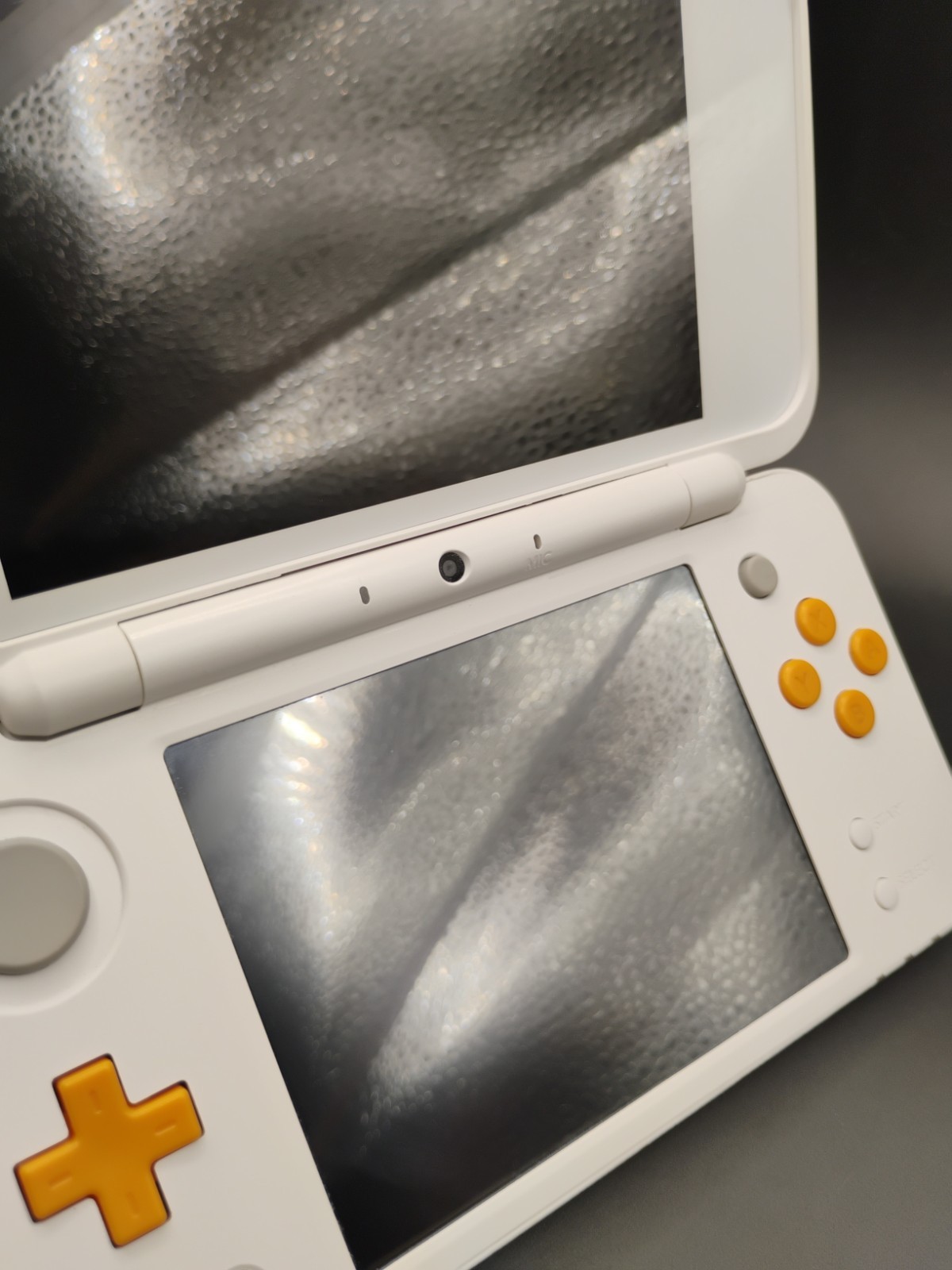 Nintendo 2DS XL White/Orange Console USED RIGHT BUMPER NOT WORKING READ DISCRIPT