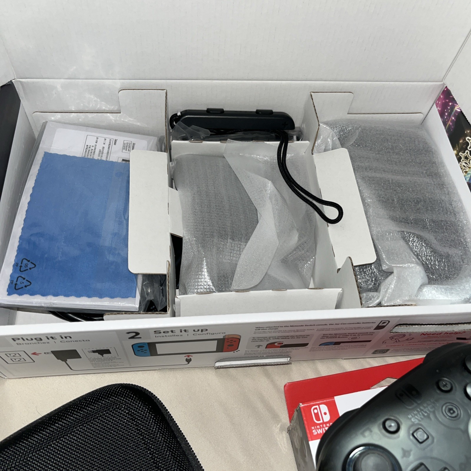 Nintendo Switch Joy-Con Controllers Mario Kart 8 Bundle -BONUS CONTROLLER CASE
