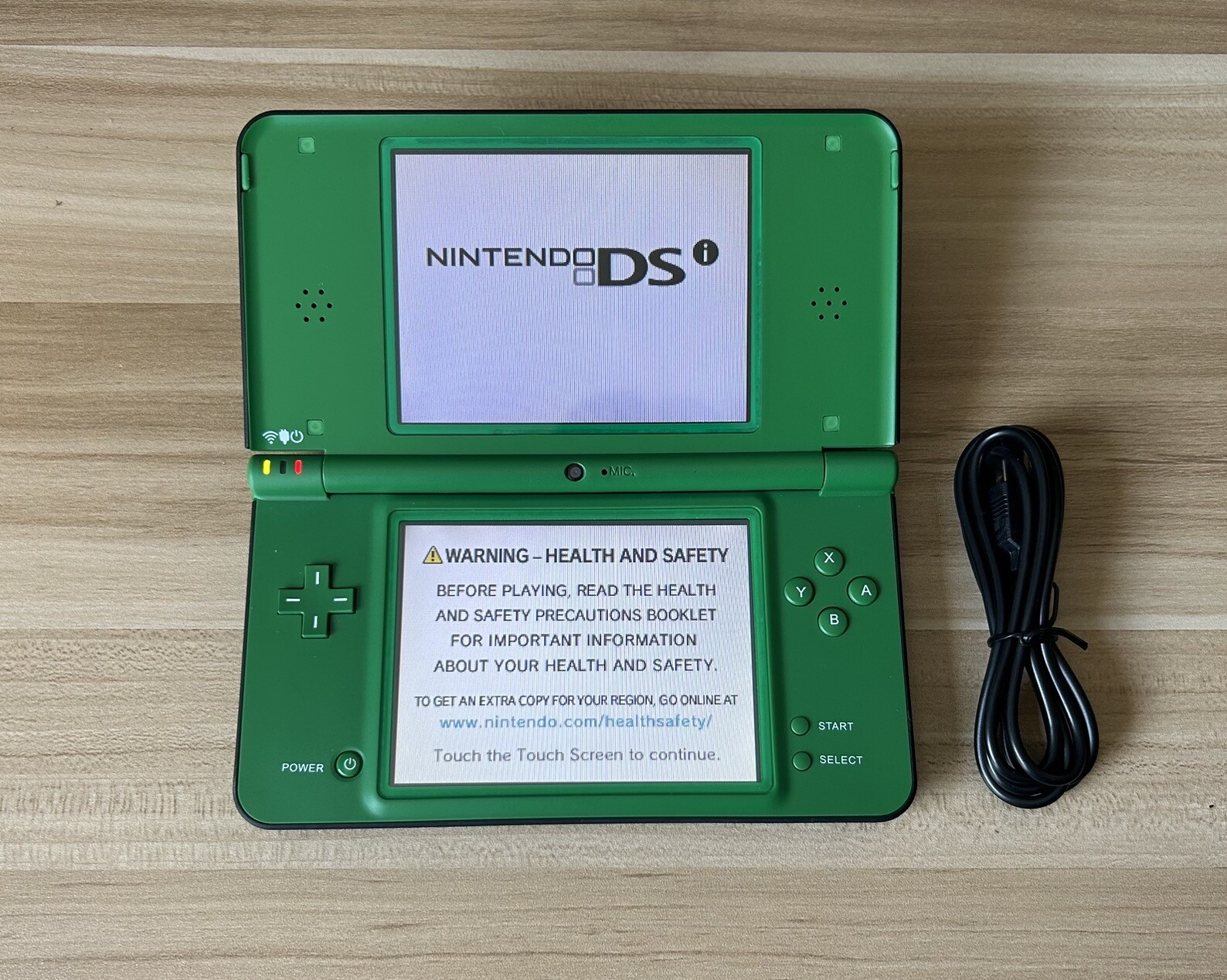 USA VERSION Green Nintendo DSi XL Handheld System with Stylus and Charge cable